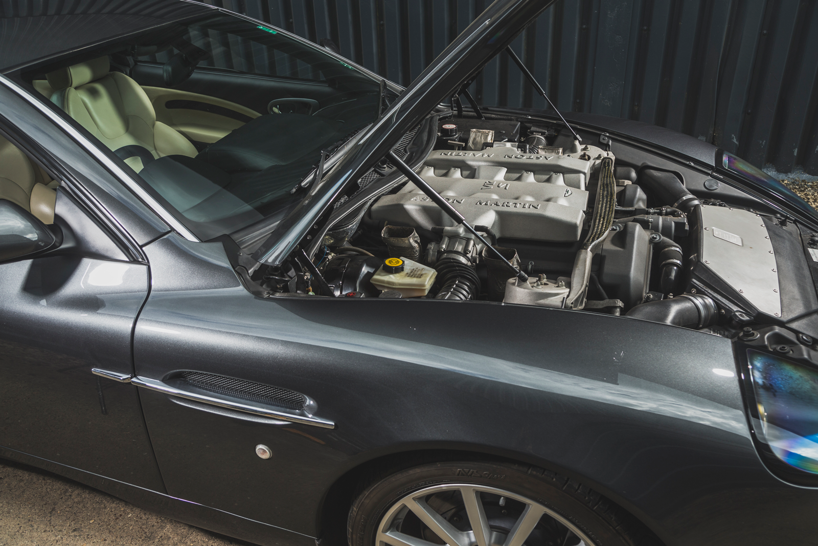 Classic & Sports Car – Better by the dozen: Lamborghini Murciélago vs Aston Martin Vanquish S vs Ferrari 575M