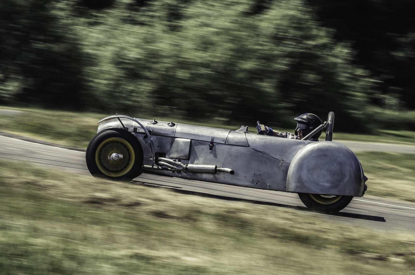 Classic & Sports Car - Lotus Six: flyweight flyer 