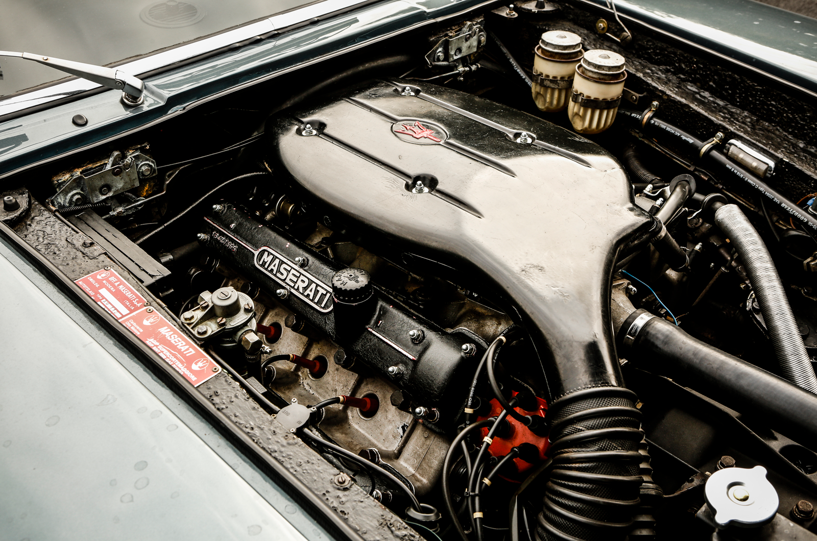 Classic & Sports Car - Welcome to the jet set: Ferrari 365GT 2+2 vs Maserati Mexico vs Monteverdi 375L