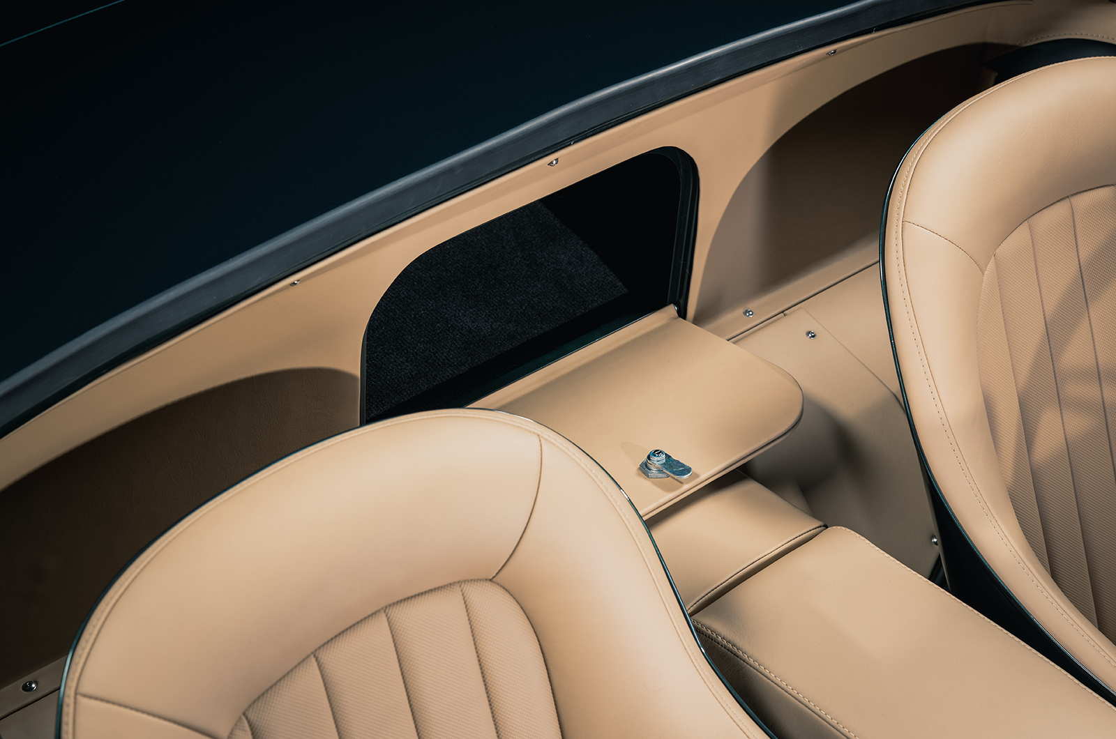 Classic & Sports Car – Classic Austin-Healey 100 reborn