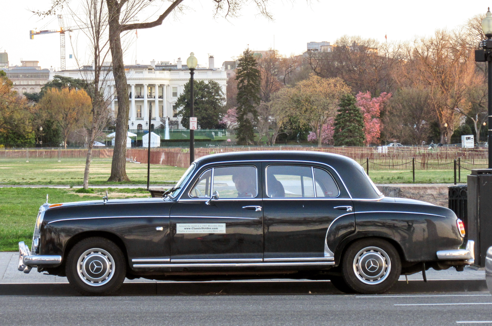 Classic & Sports Car - A global phenomenon - The Mercedes Ponton 220S 