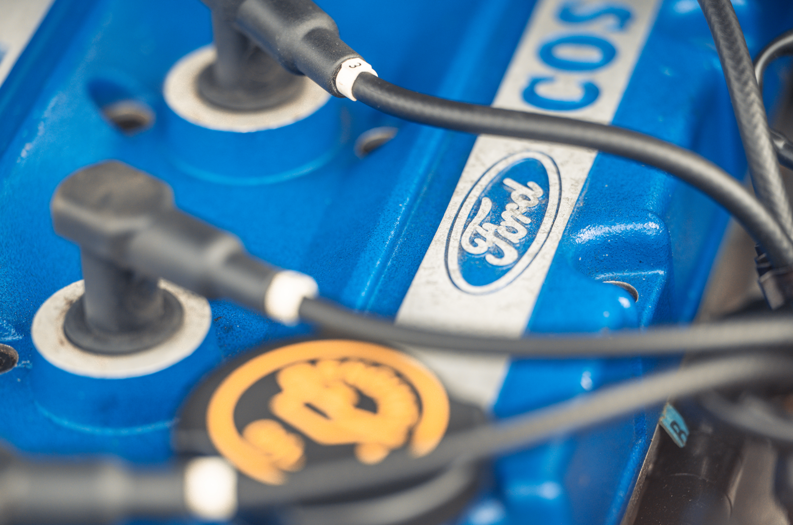 Classic & Sports Car - Black & Blue: Ford Escort RS Cosworth vs Subaru Impreza P1