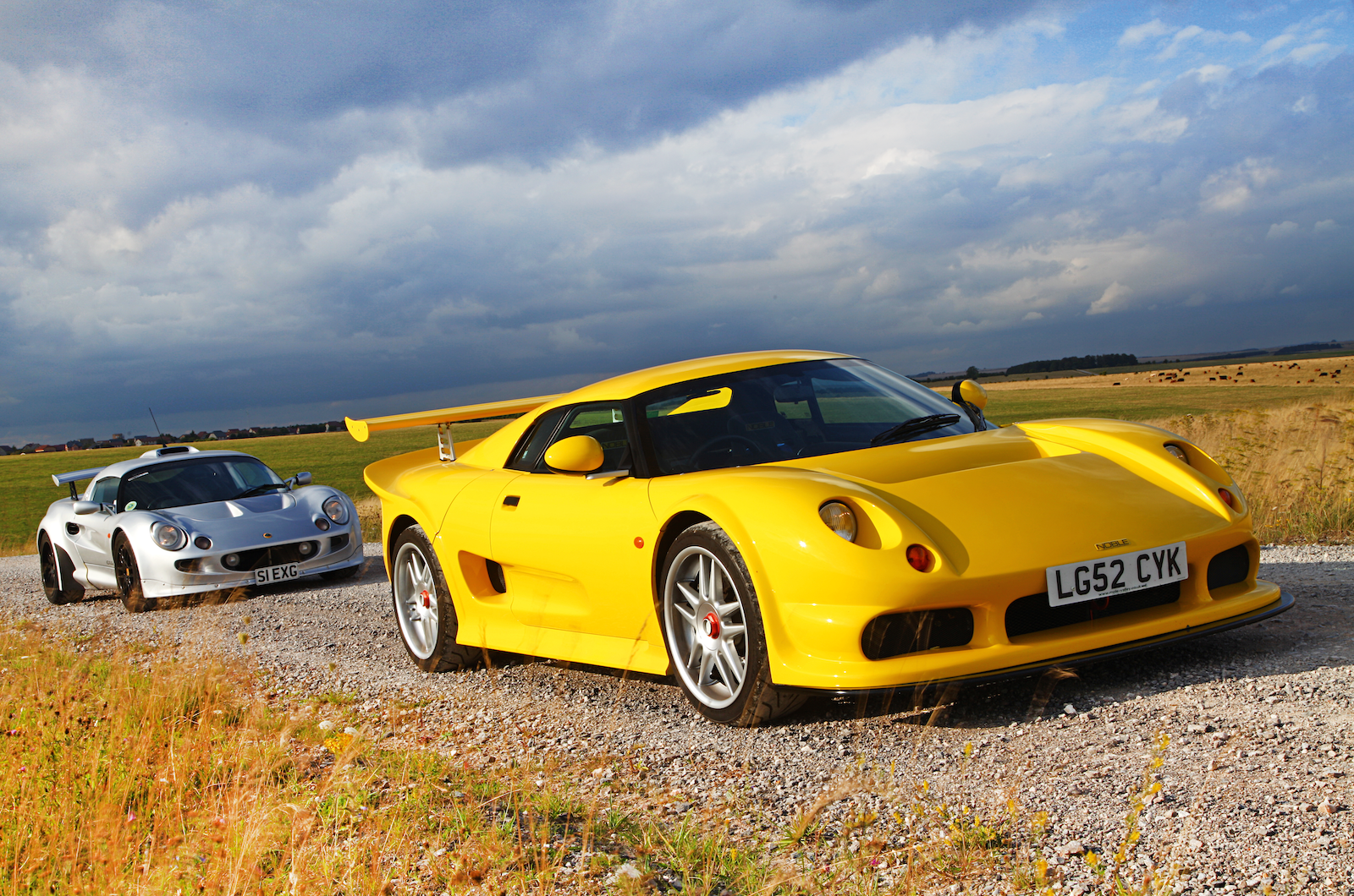 Classic & Sports Car - Flyweight driving icons - Lotus Exige vs Noble M12