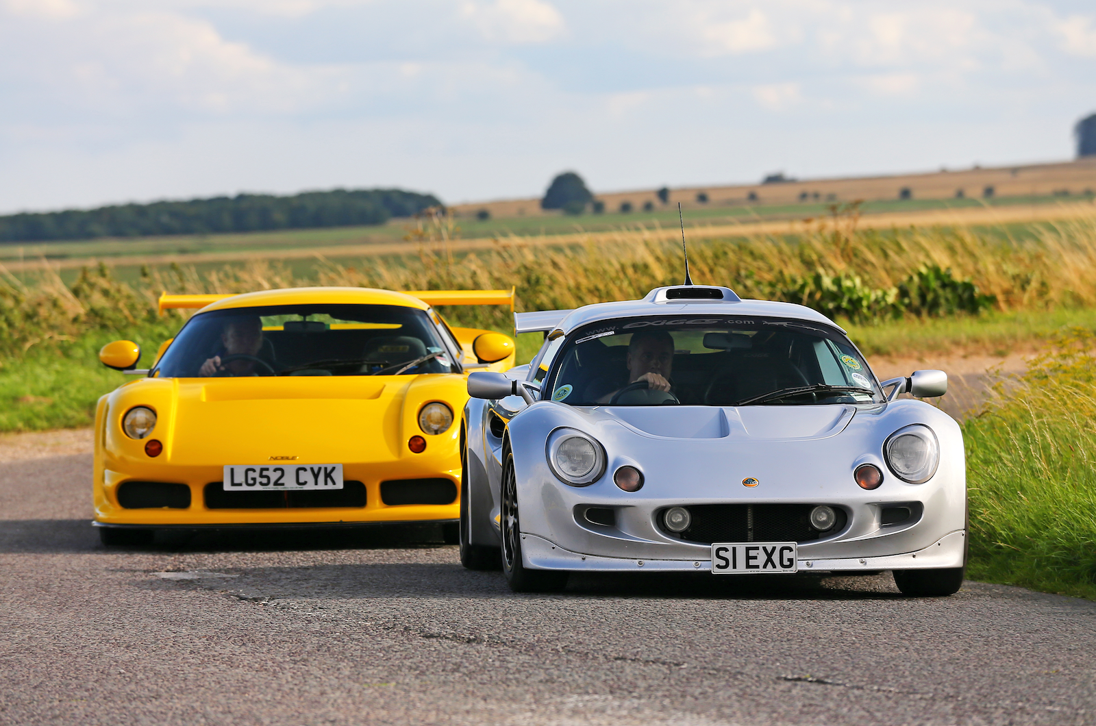 Classic & Sports Car - Flyweight driving icons - Lotus Exige vs Noble M12 