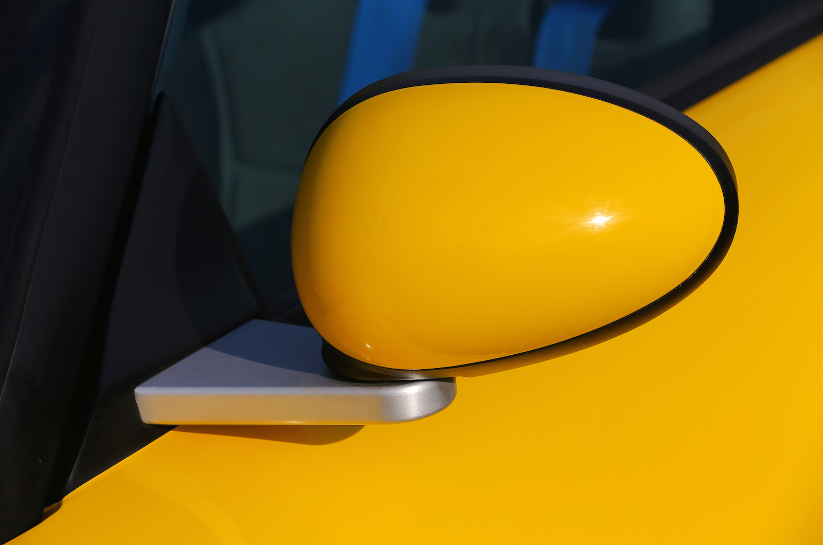 Classic & Sports Car - Flyweight driving icons - Lotus Exige vs Noble M12 