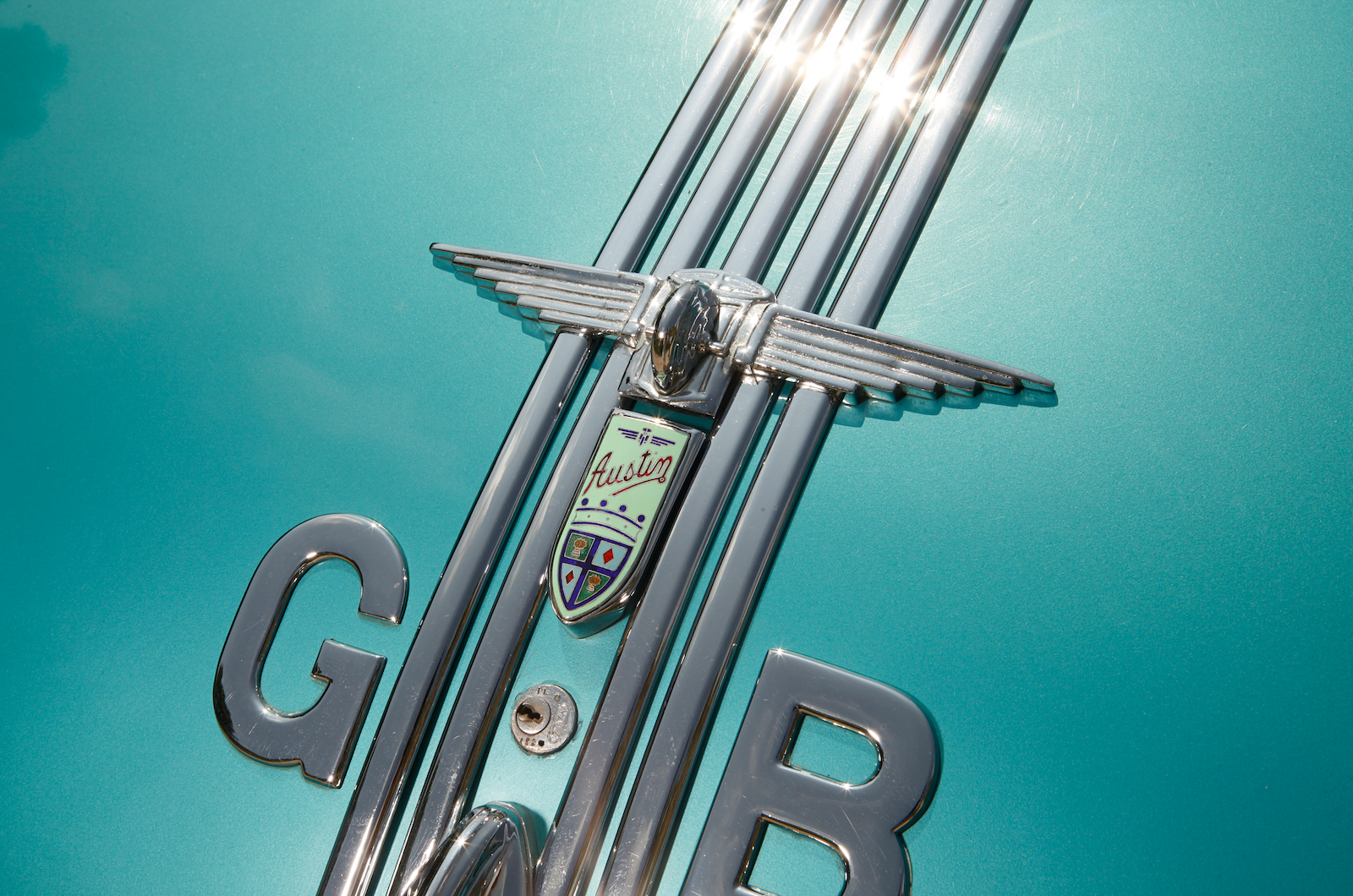 Classic & Sports Car - Missing the mark in style: Austin A90 Atlantic vs Riley RMC