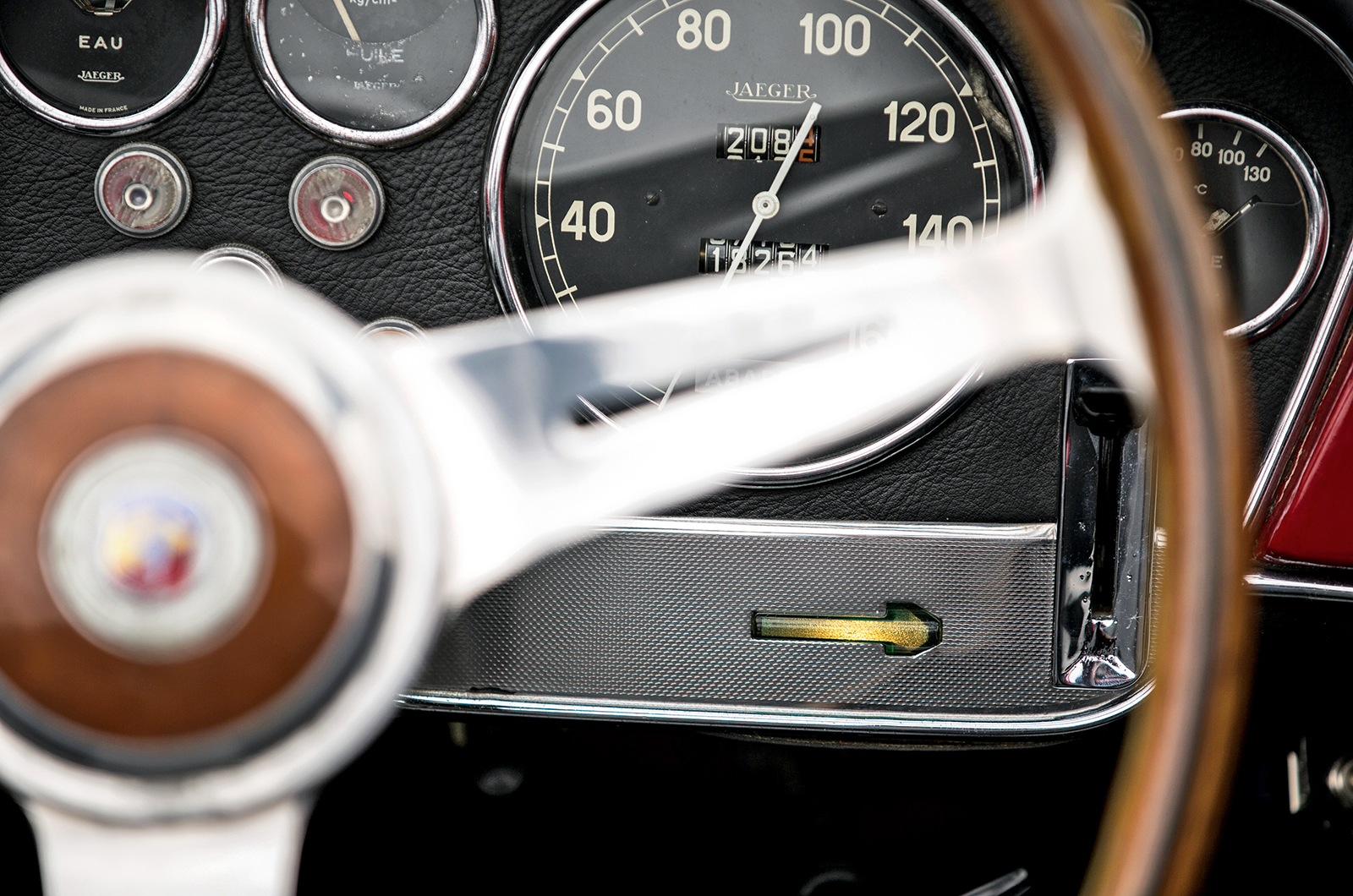 Classic & Sports Car – Abarth 2200 Spider: on a softer note