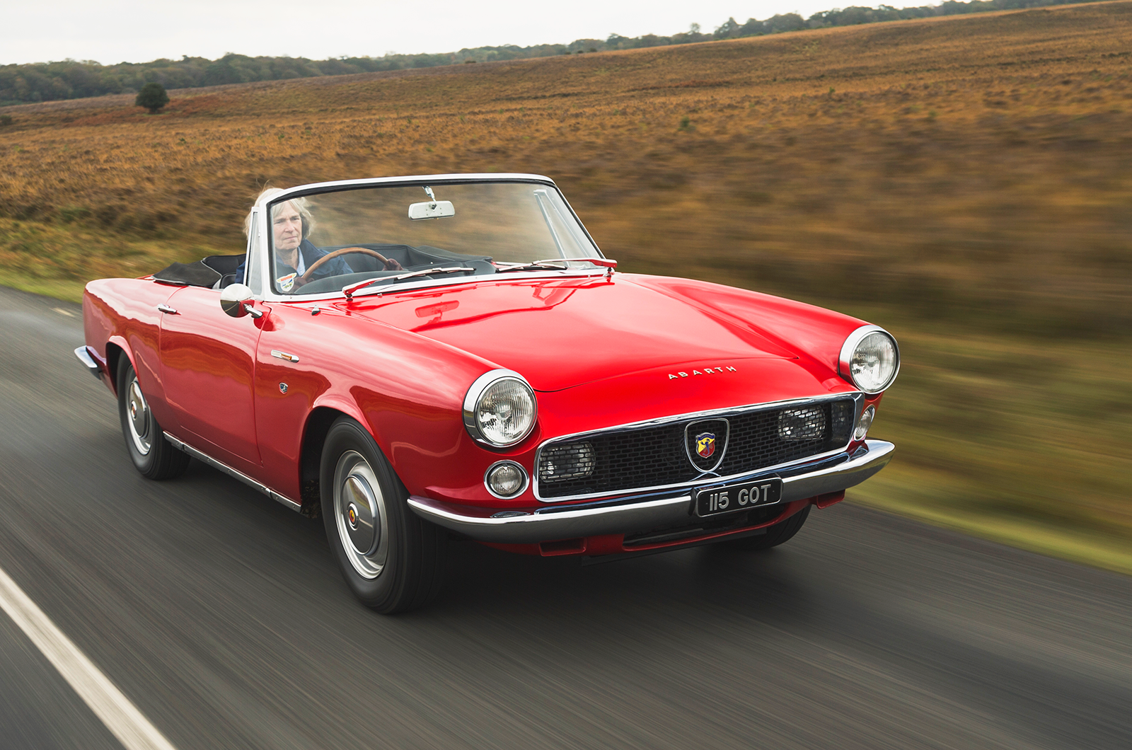 Classic & Sports Car – Abarth 2200 Spider: on a softer note