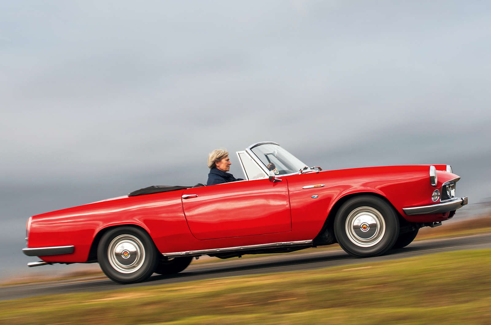 Classic & Sports Car – Abarth 2200 Spider: on a softer note