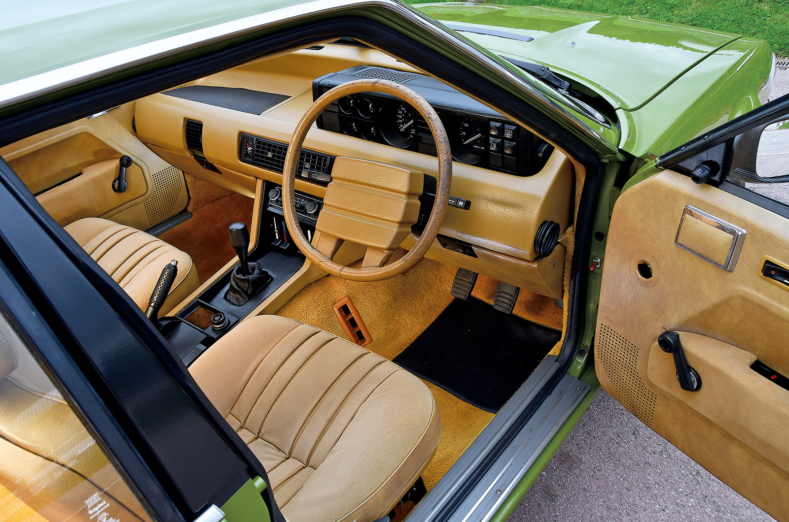 Classic & Sports Car – Rover ambitious: celebrating the SD1