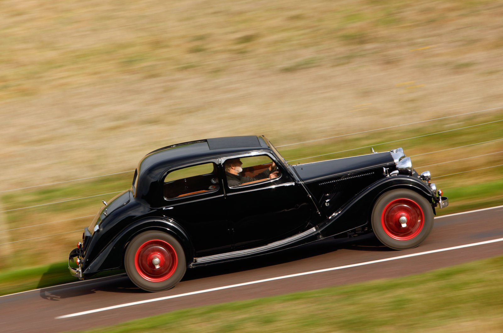 Classic & Sports Car - British Sporting Saloons - MG VA vs Riley 12/4