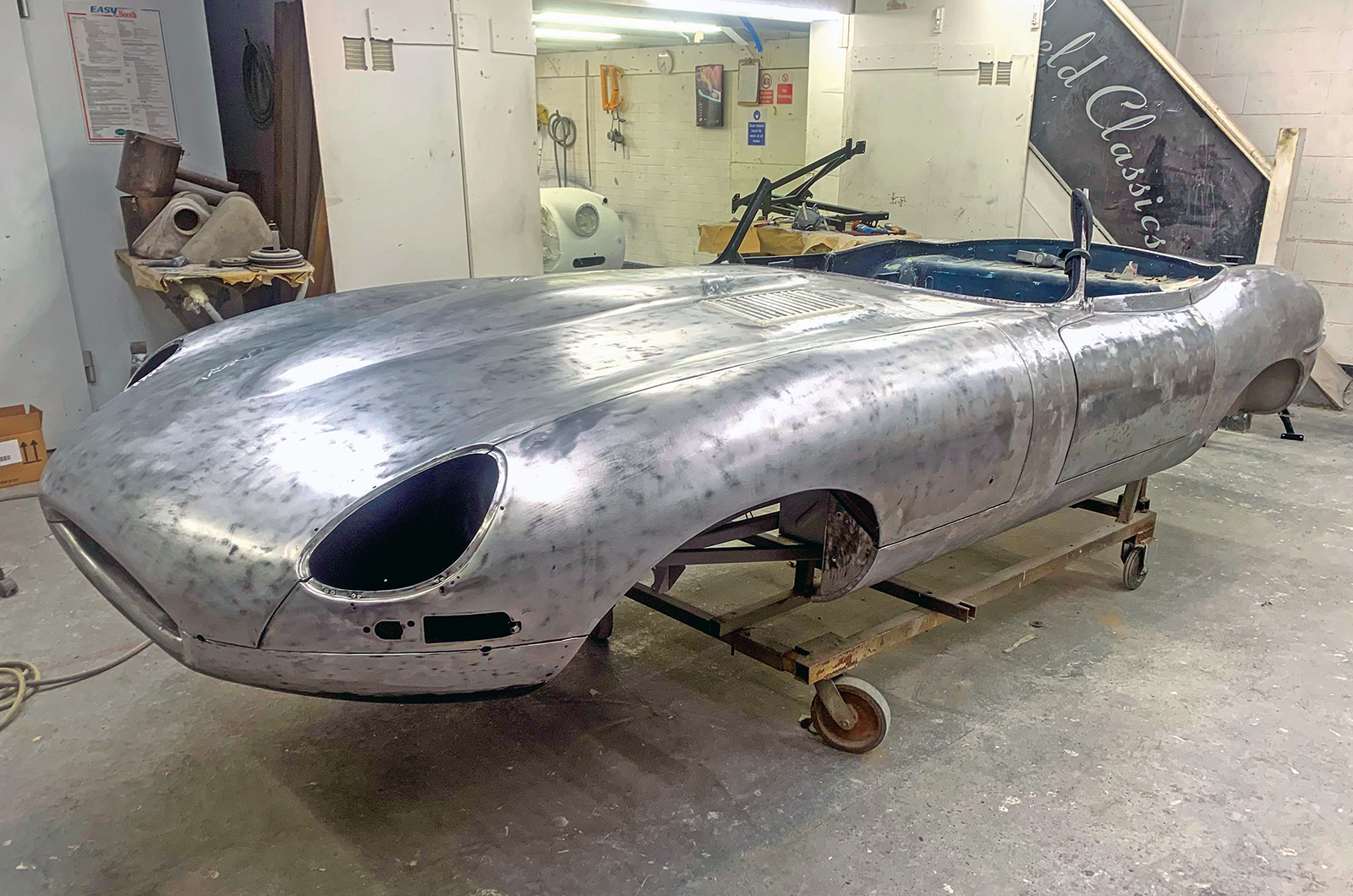 Classic & Sports Car - Jaguar E-type: a quest for perfection