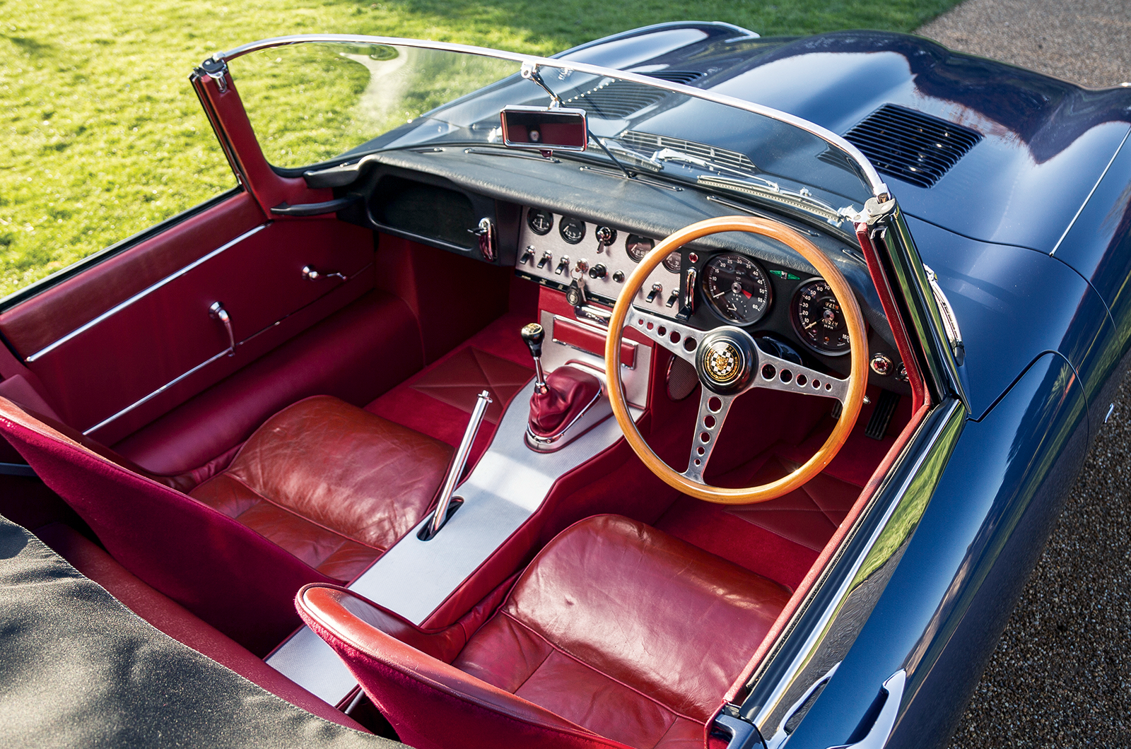 Classic & Sports Car - Jaguar E-type: a quest for perfection