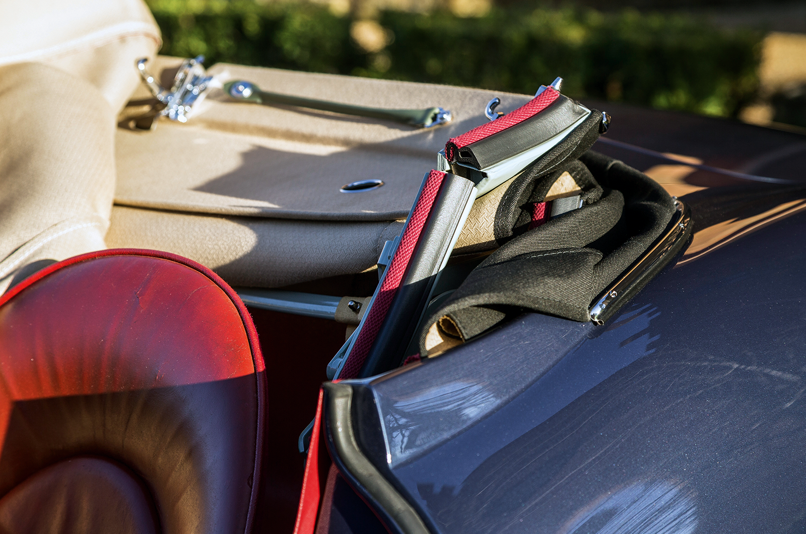 Classic & Sports Car - Jaguar E-type: a quest for perfection