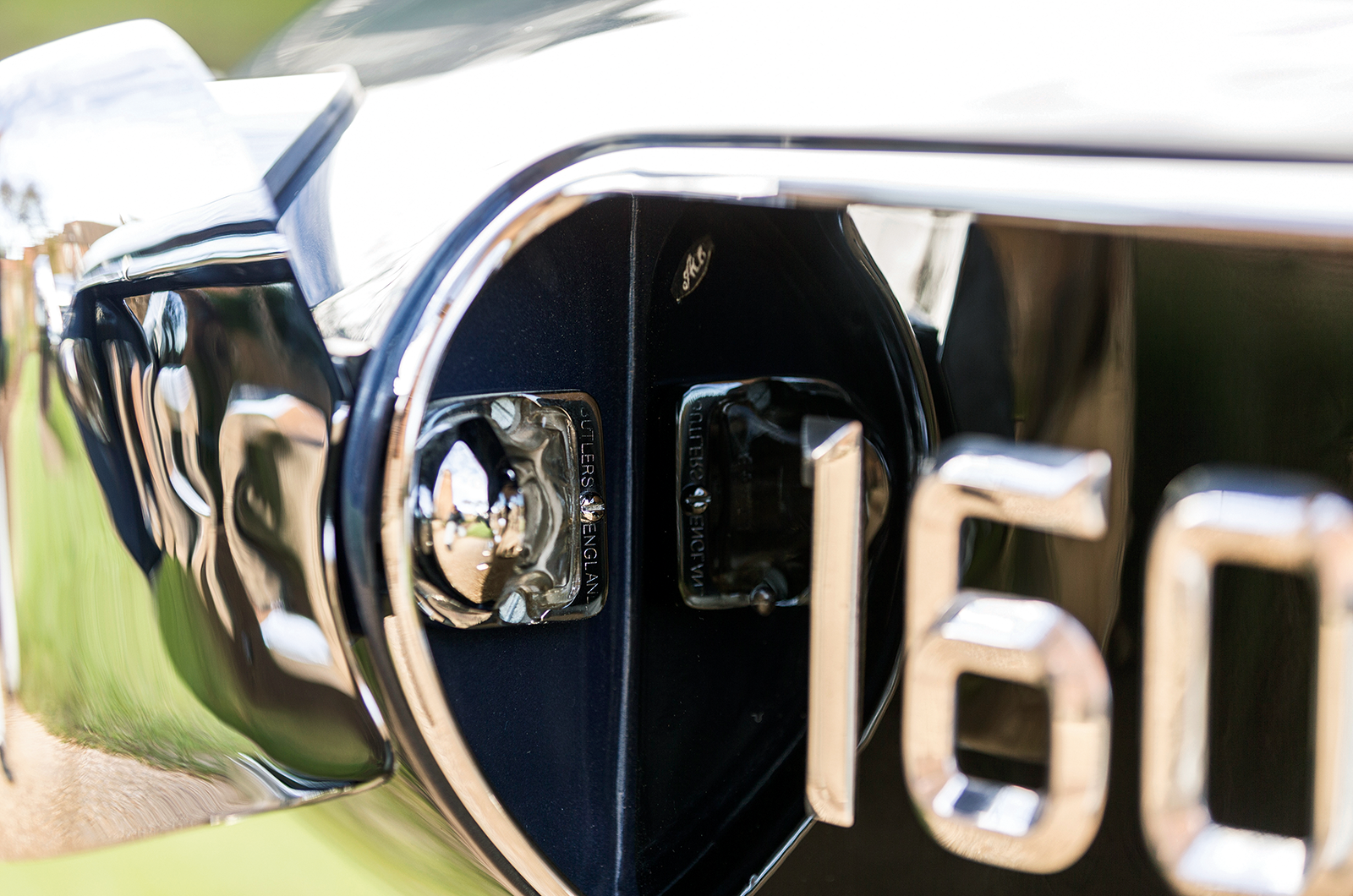 Classic & Sports Car - Jaguar E-type: a quest for perfection