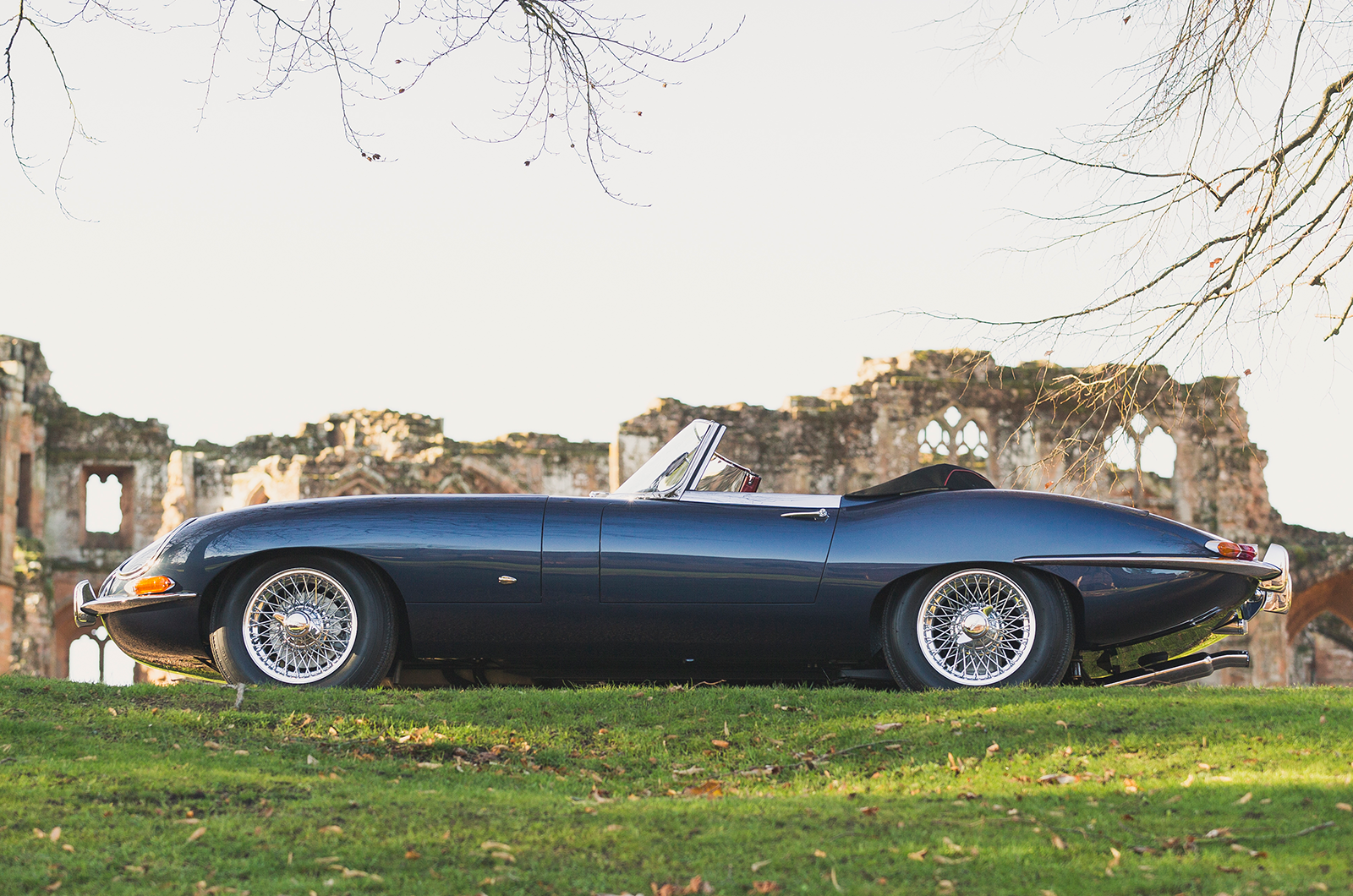 Classic & Sports Car - Jaguar E-type: a quest for perfection