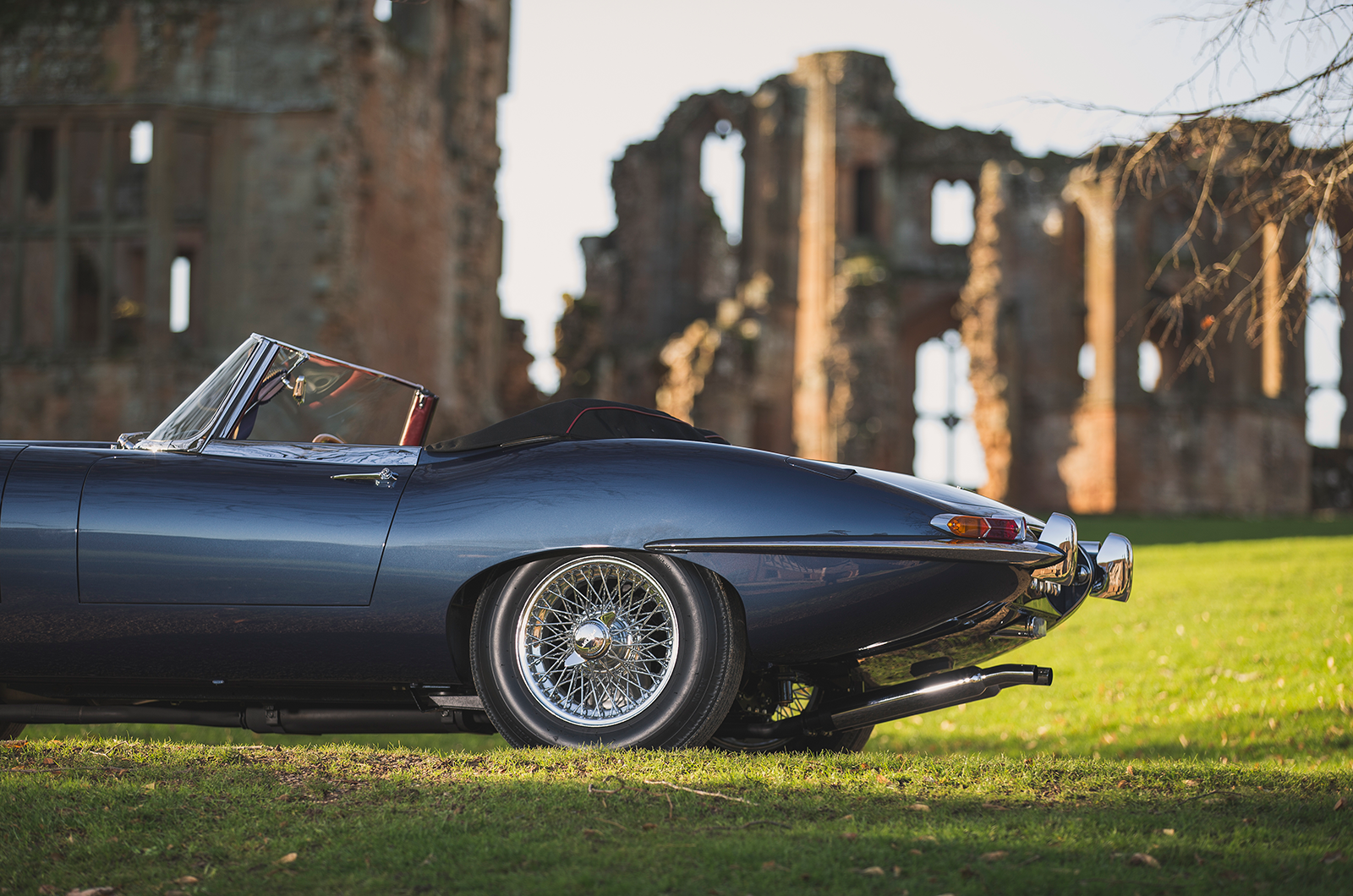 Classic & Sports Car - Jaguar E-type: a quest for perfection