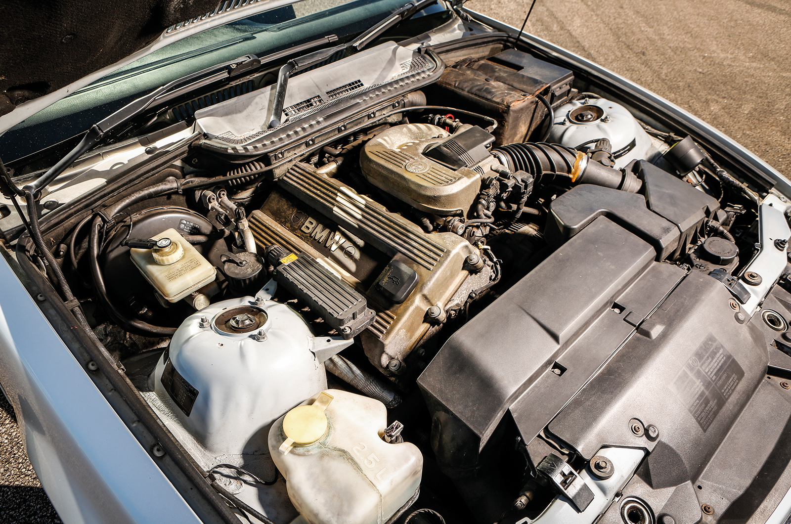 Classic & Sports Car - Race ready: Alfa Romeo 155 TS Silverstone vs Volvo 850 T-5R vs BMW 318iS