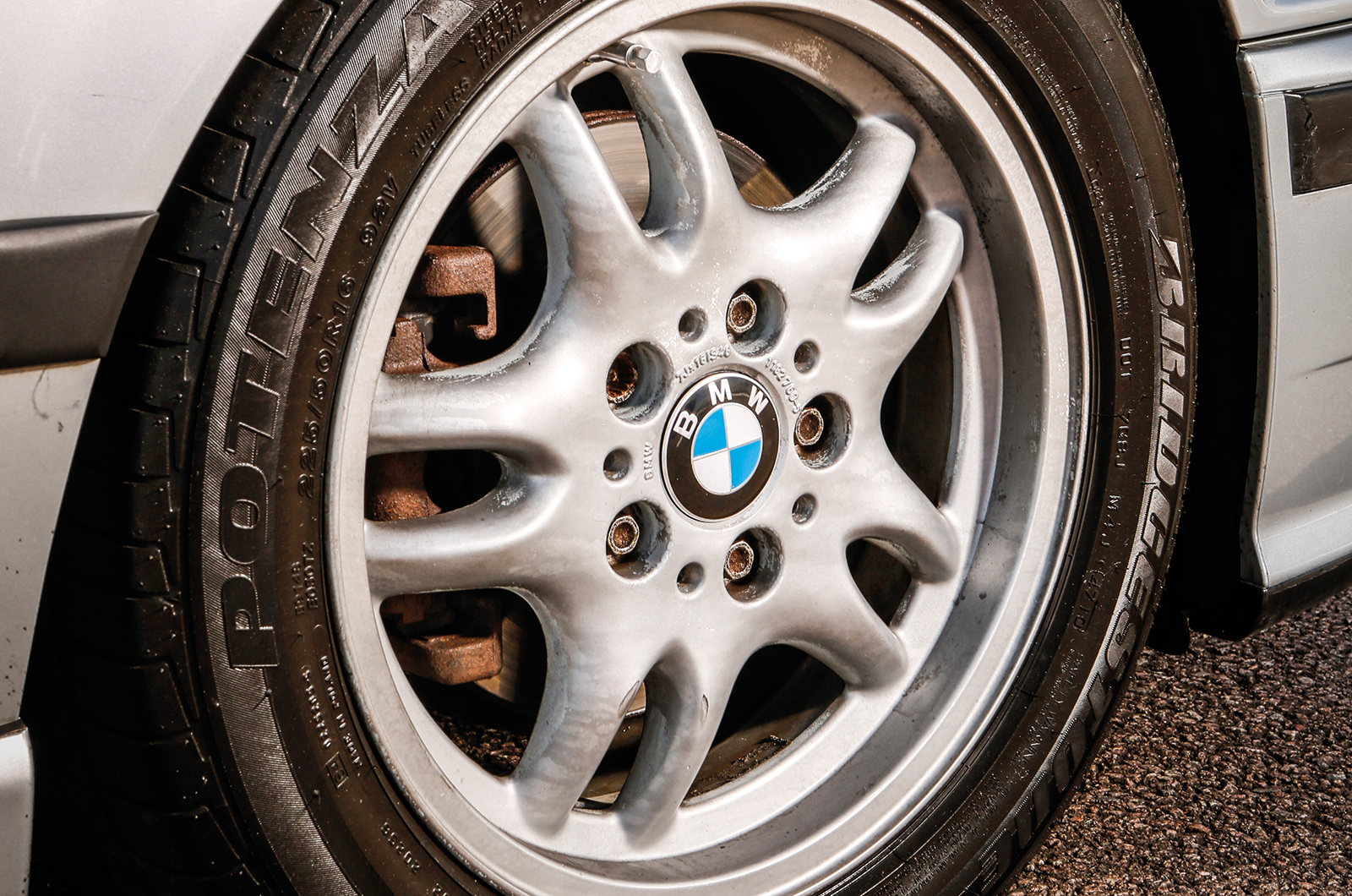 Classic & Sports Car - Race ready: Alfa Romeo 155 TS Silverstone vs Volvo 850 T-5R vs BMW 318iS