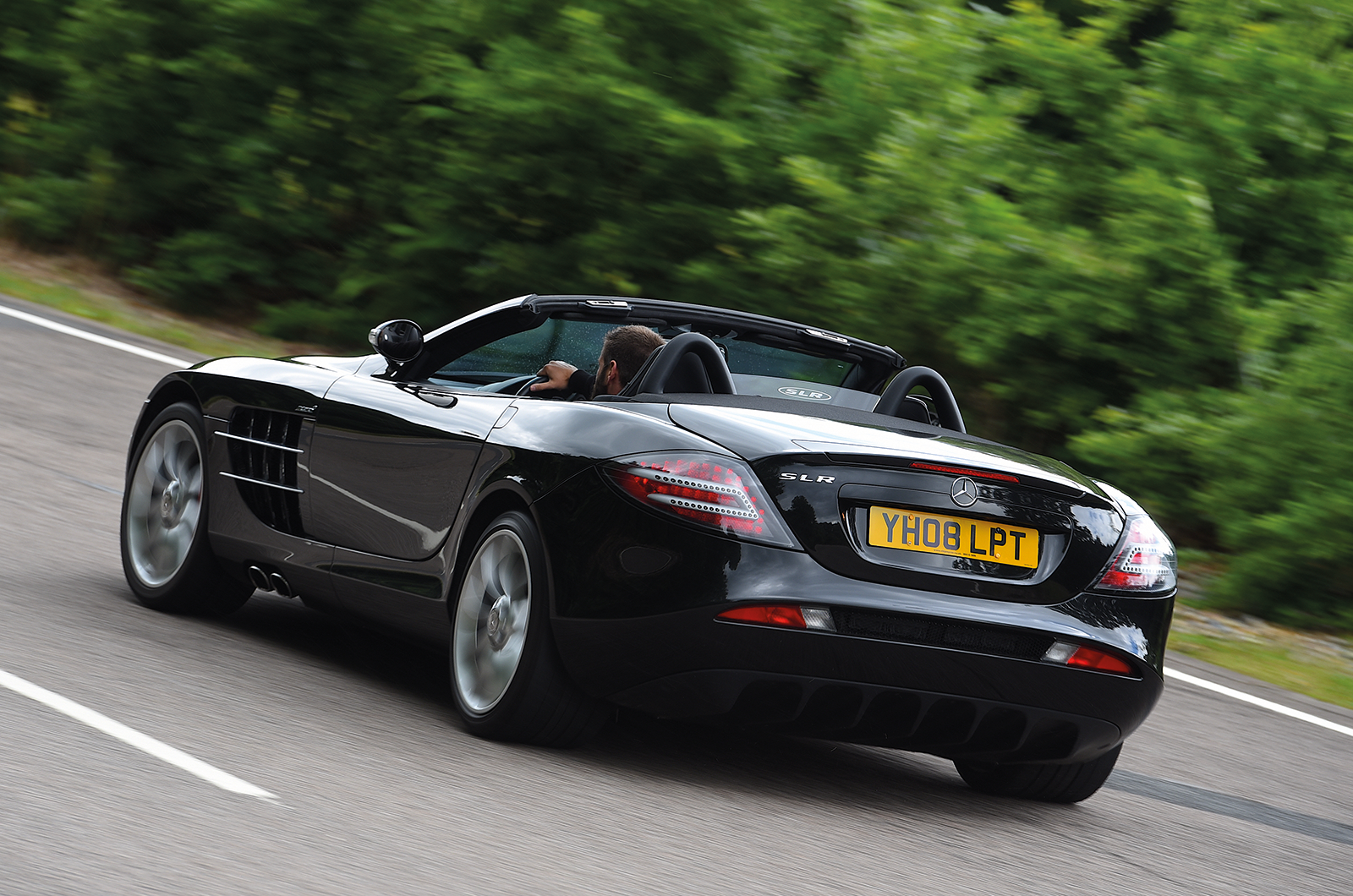 Classic & Sports Car - Mercedes-Benz SLR McLaren: identity crisis