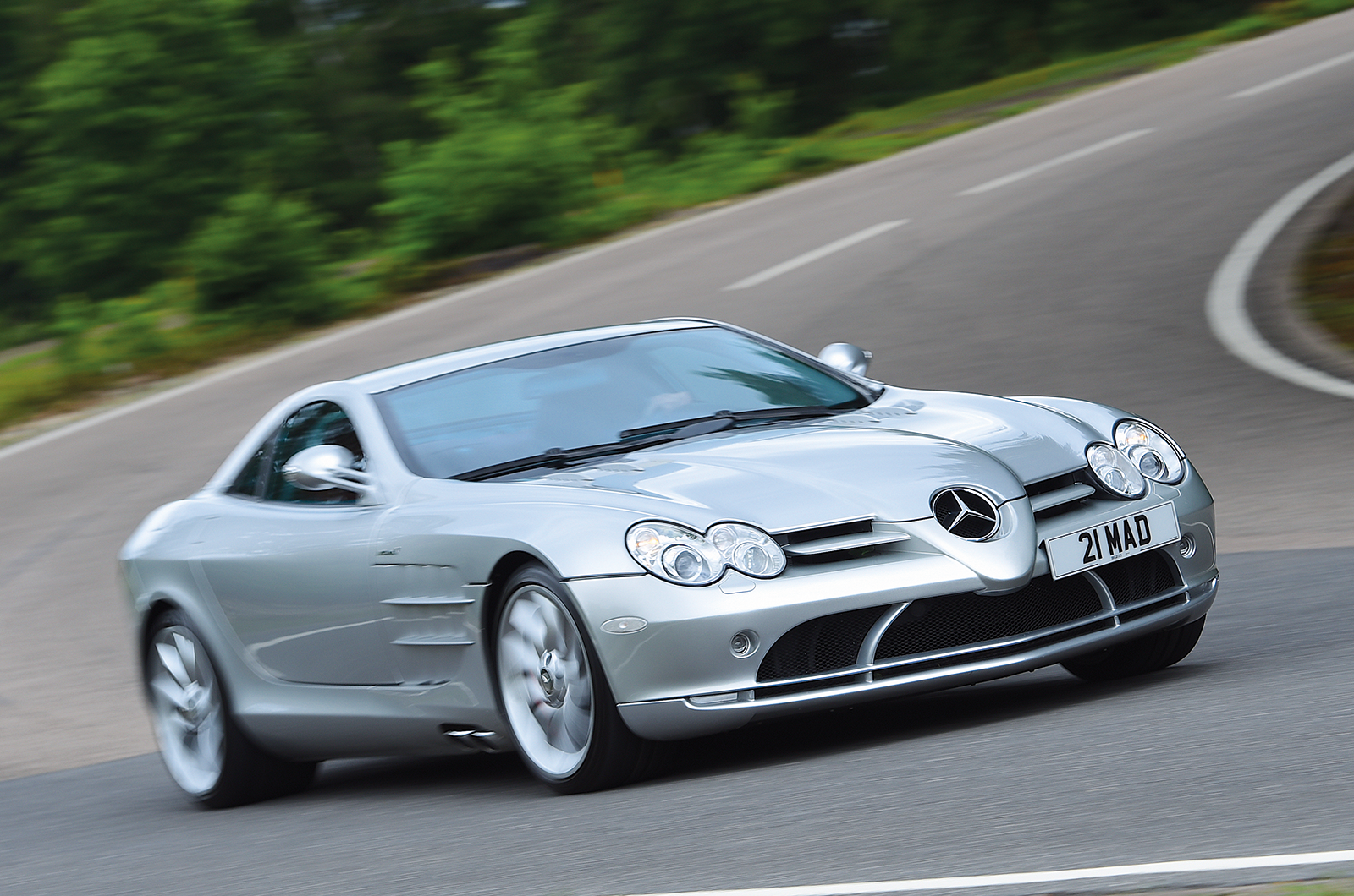 Classic & Sports Car - Mercedes-Benz SLR McLaren: identity crisis