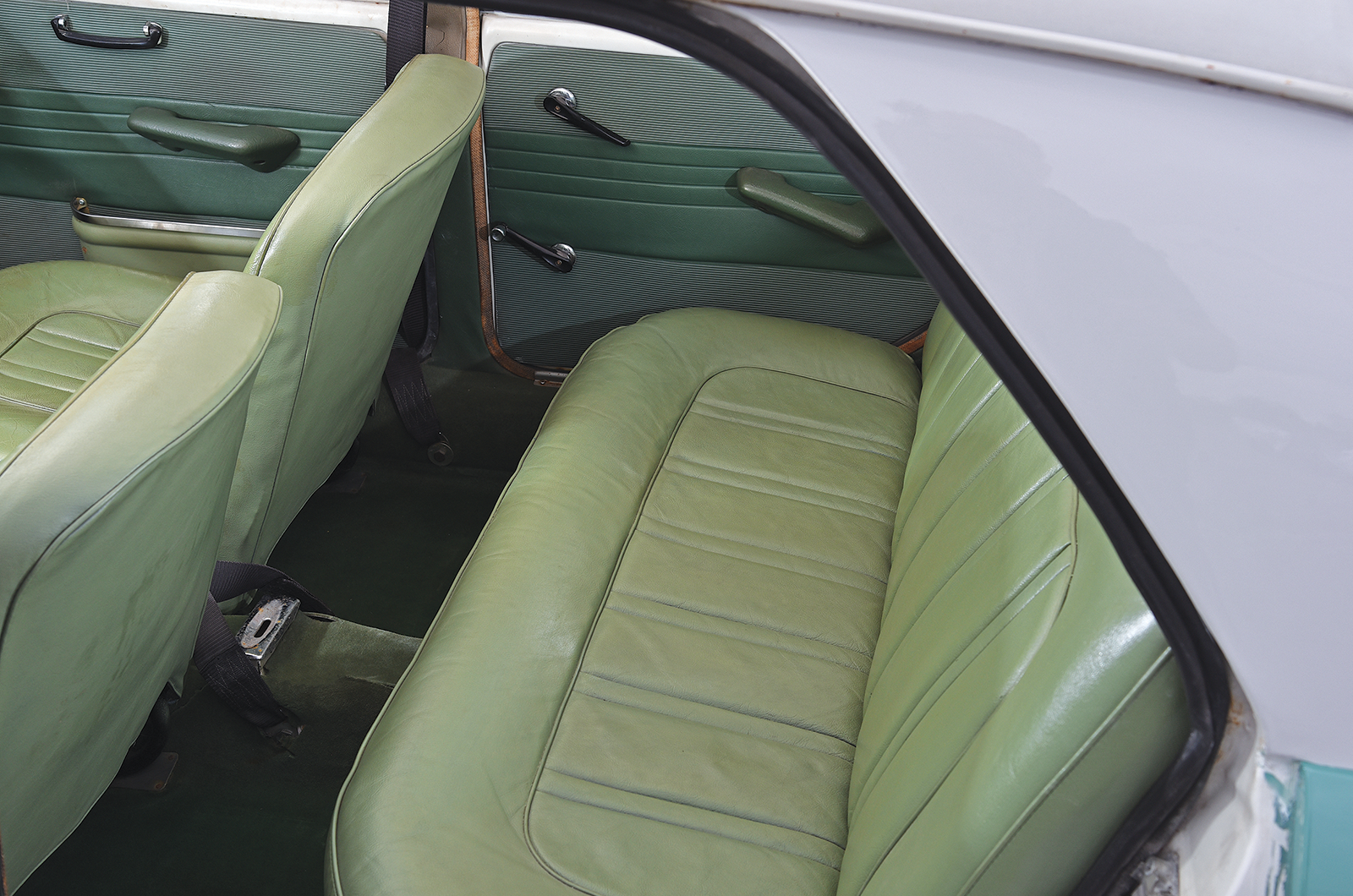 Classic & Sports Car - BMC ADO16: lateral thinking