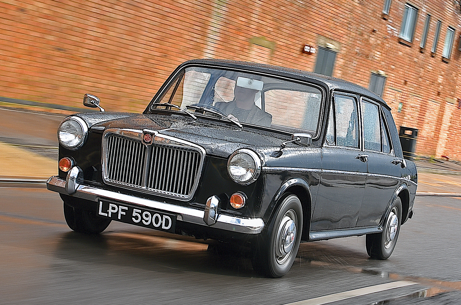 Classic & Sports Car - BMC ADO16: lateral thinking