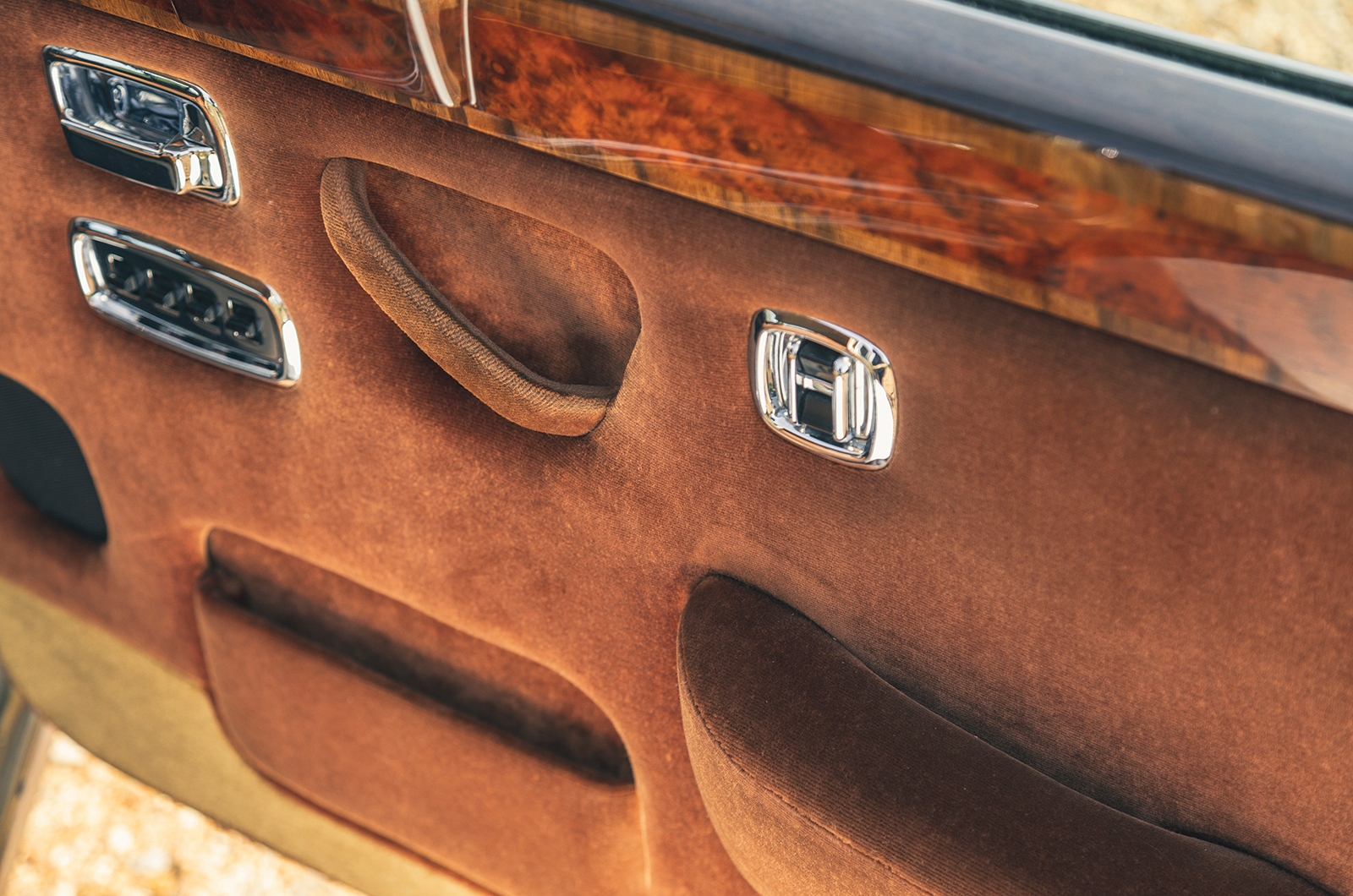 Classic & Sports Car – Rolls-Royce Silver Shadow II vs Cadillac Seville vs Jaguar XJ12 LWB: game of thrones