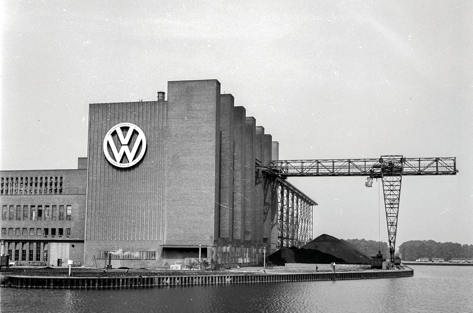 Classic & Sports Car – Volkswagen Beetle: Wolfsburg’s miracle car