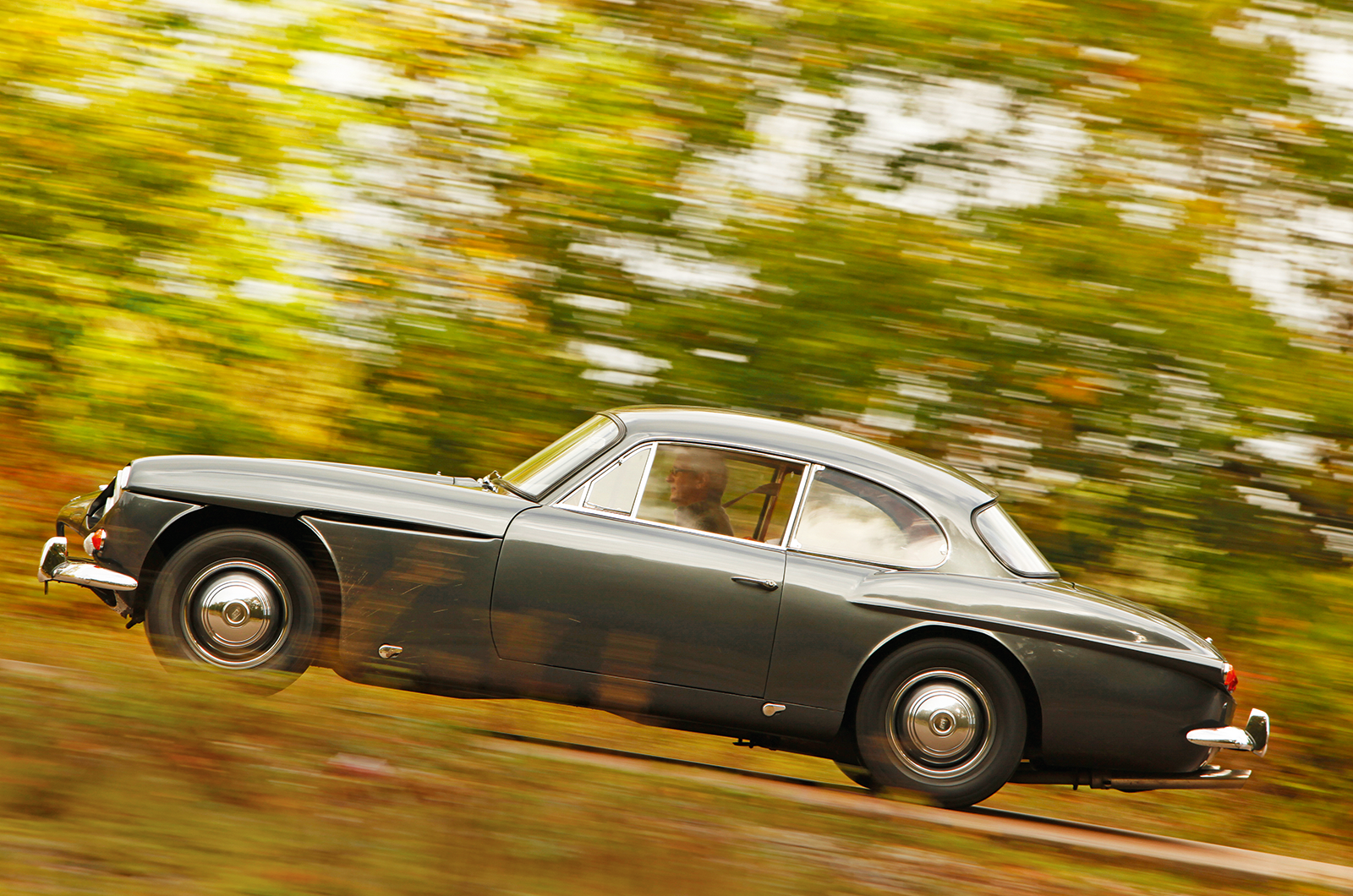 Classic & Sports Car – Bristol 410 vs Jensen C-V8: revolutionary rebels