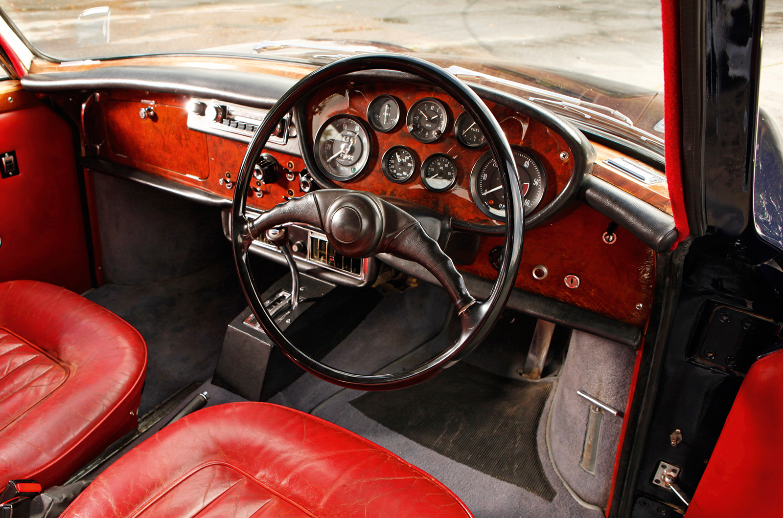 Classic & Sports Car – Bristol 410 vs Jensen C-V8: revolutionary rebels