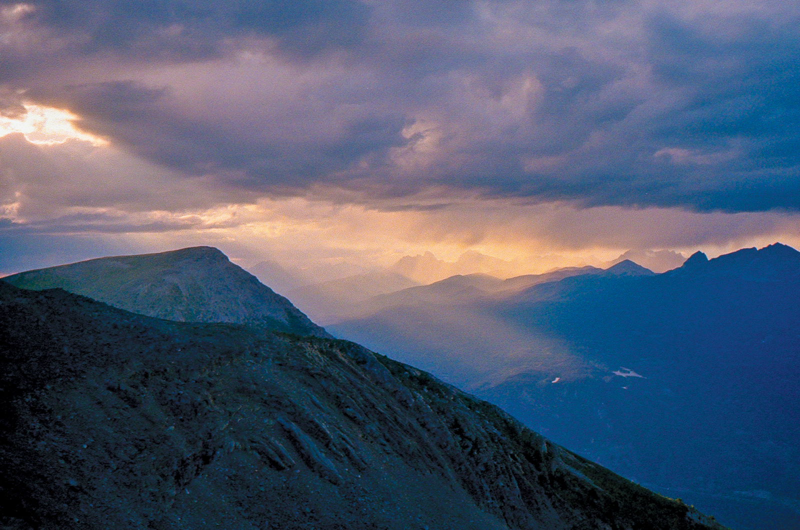 Classic & Sports Car – Retelling an epic Canadian adventure in a classic Volvo