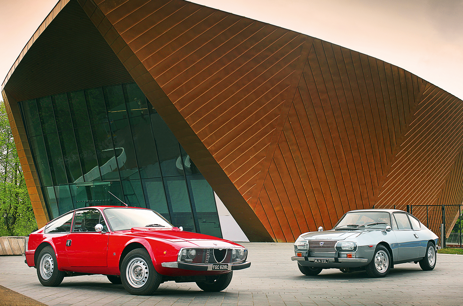 Classic & Sports Car – Lancia Fulvia Sport vs Alfa Romeo Junior Zagato: premium blend