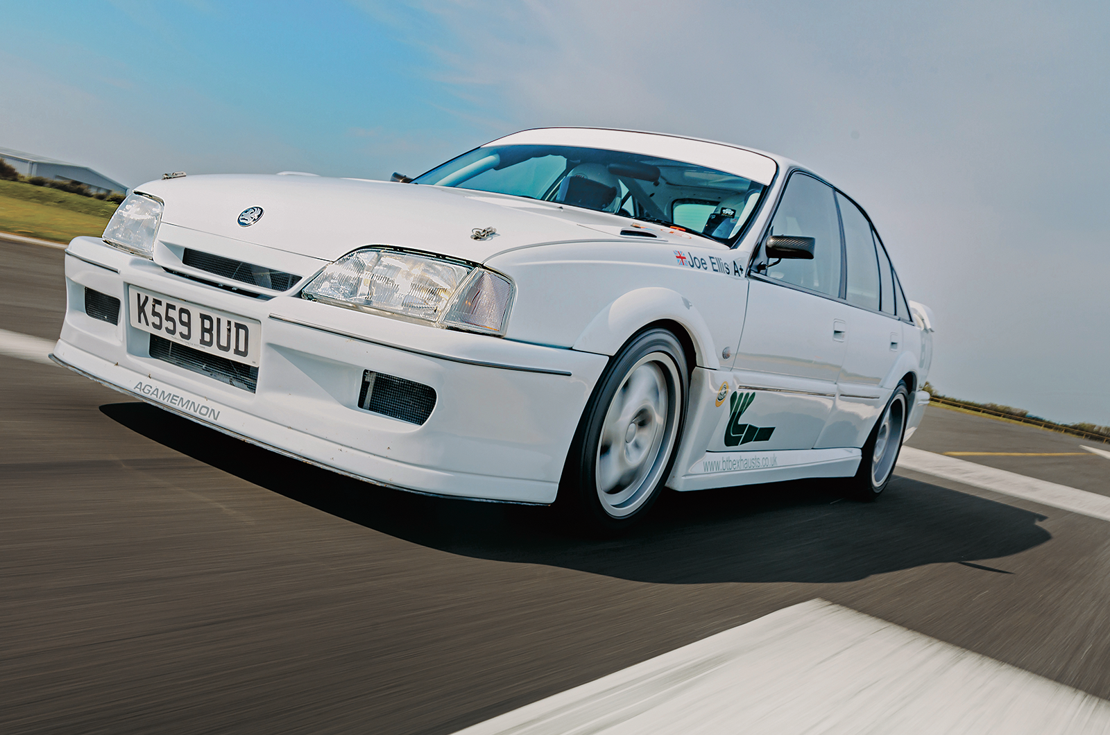 Classic & Sports Car – Reliving a wild road race in a classic Lotus Carlton