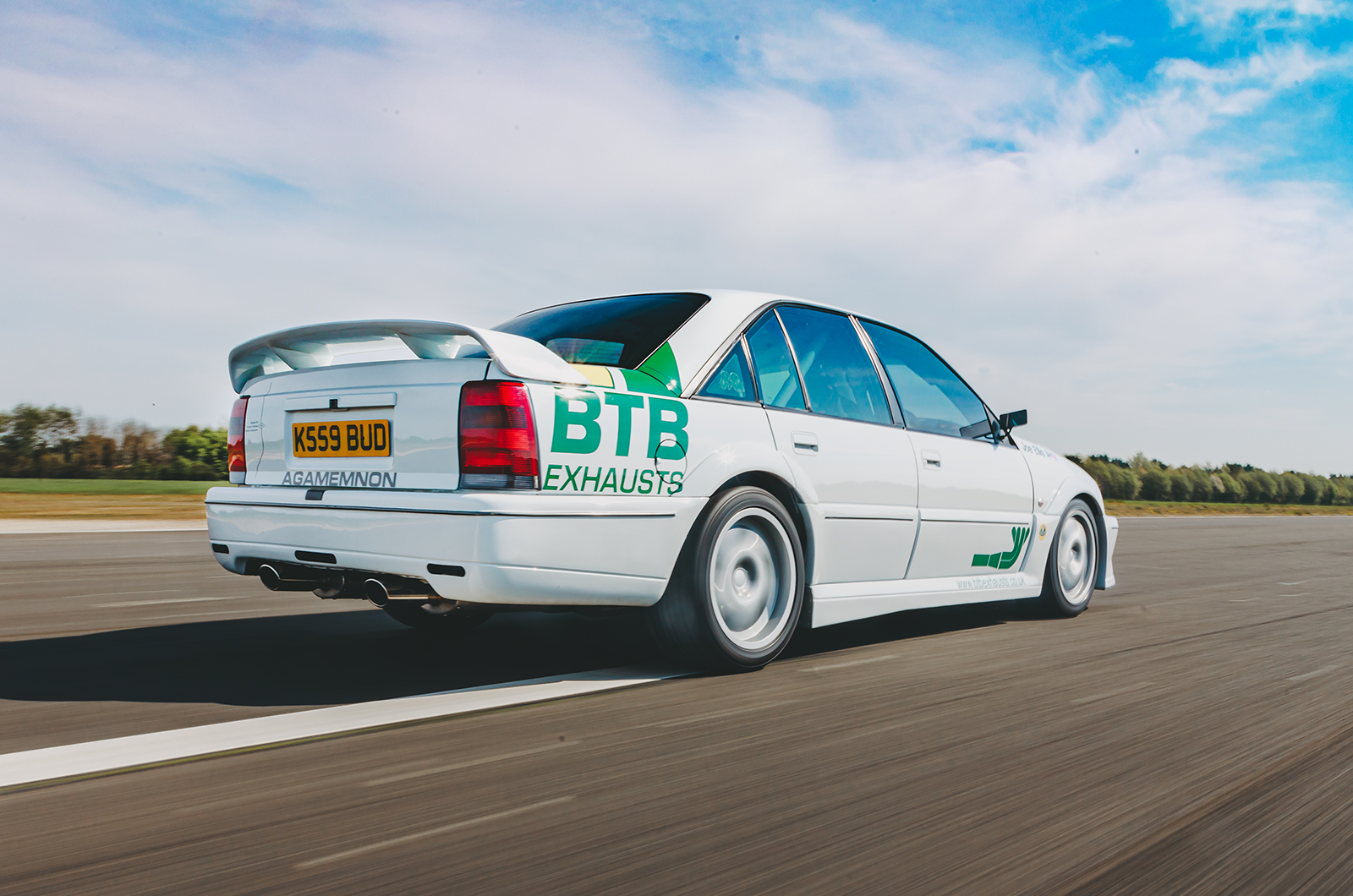 Classic & Sports Car – Reliving a wild road race in a classic Lotus Carlton