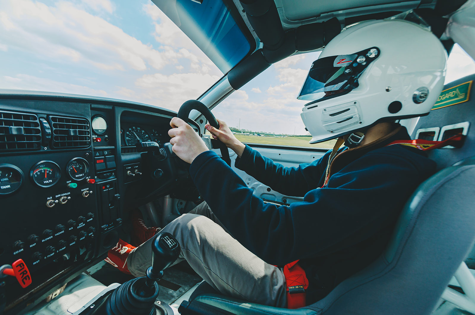 Classic & Sports Car – Reliving a wild road race in a classic Lotus Carlton