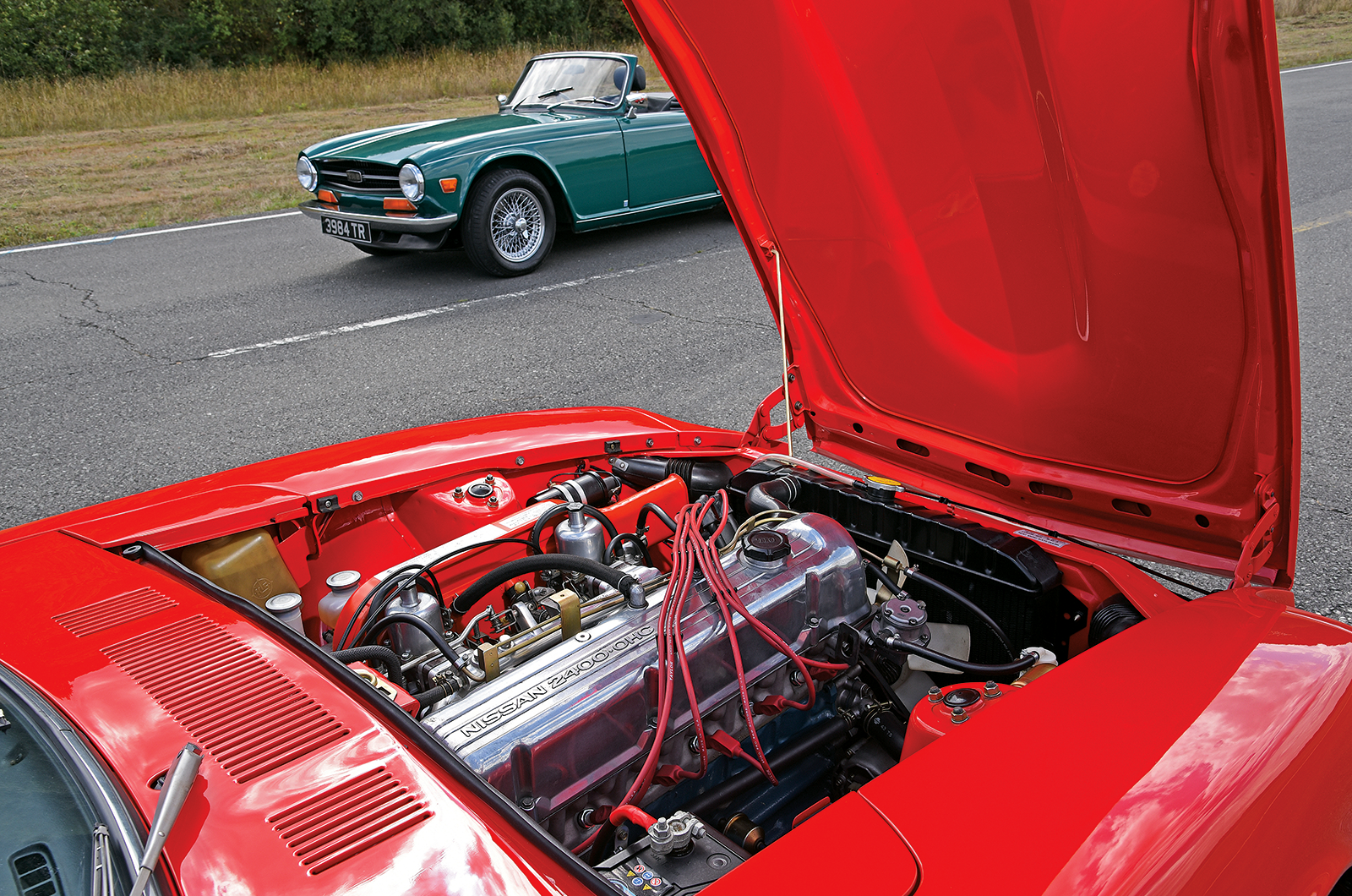 Classic & Sports Car – Datsun 240Z vs Triumph TR6: oceans apart