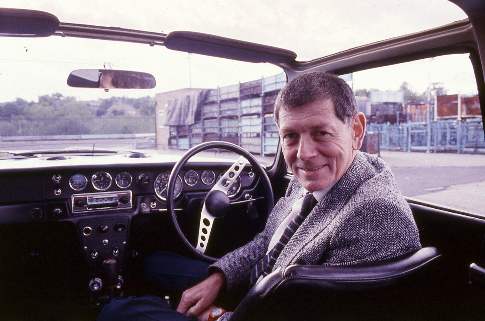 Classic & Sports Car – Reliant Scimitar GTE: Tom Karen’s landmark estate