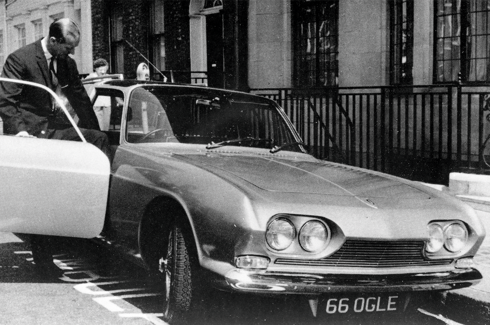 Classic & Sports Car – Reliant Scimitar GTE: Tom Karen’s landmark estate