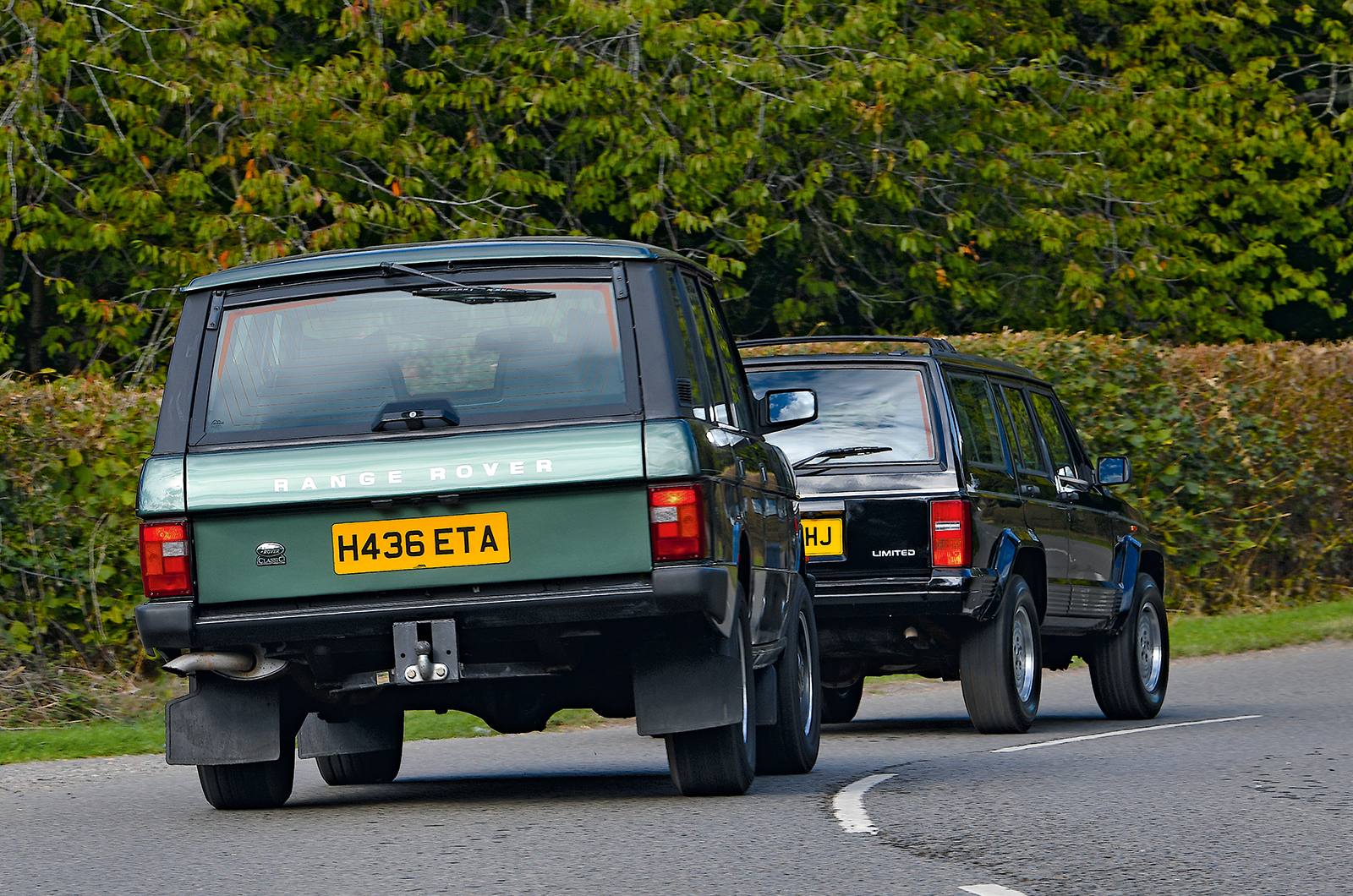 Classic & Sports Car – Jeep Cherokee 4.0 Limited vs Range Rover 3.9 SE: Uncle Sam fights back