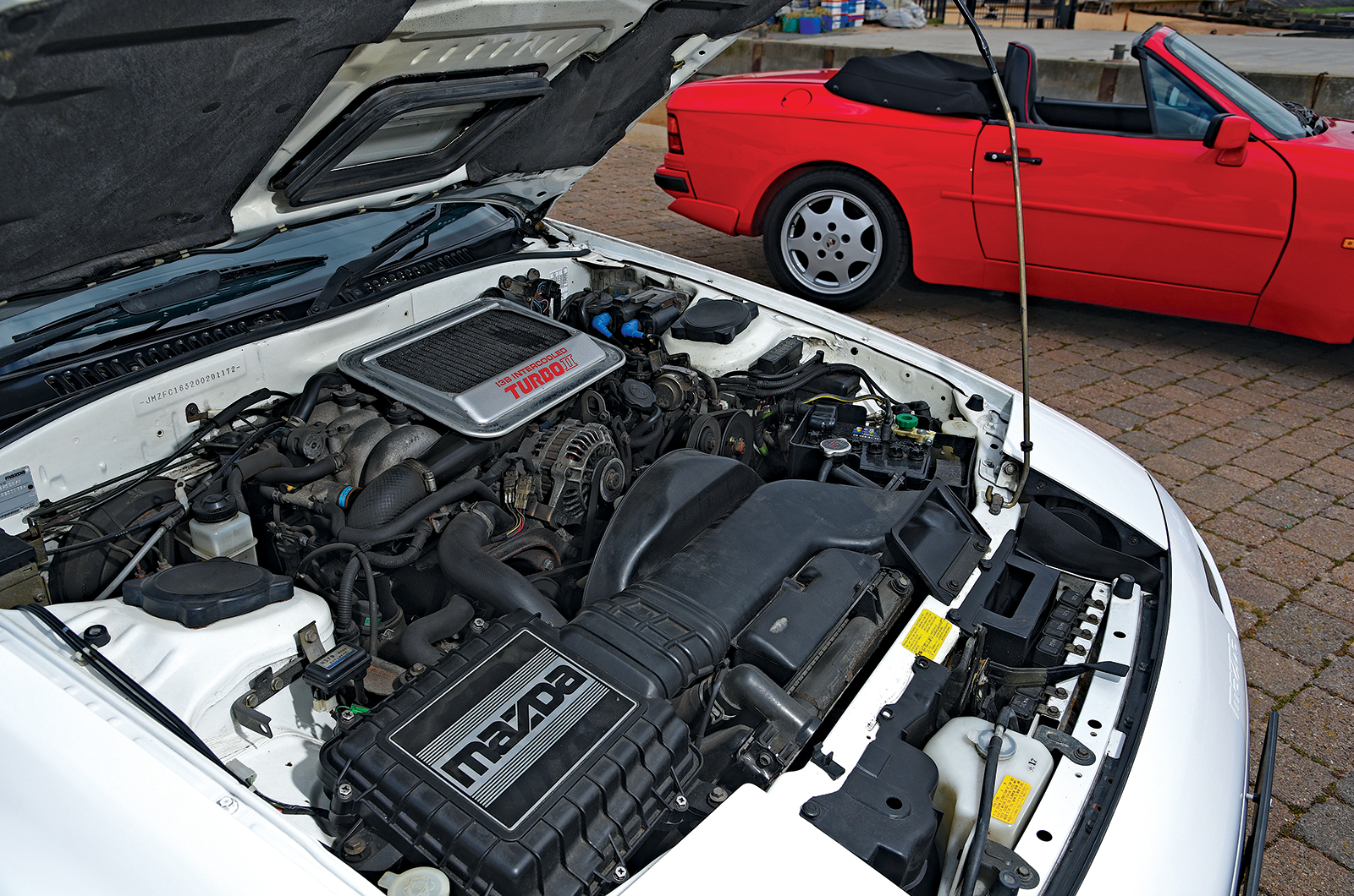 Classic & Sports Car – Mazda FC RX-7 Cabriolet vs Porsche 944 S2 Cabriolet: blue sky thinking