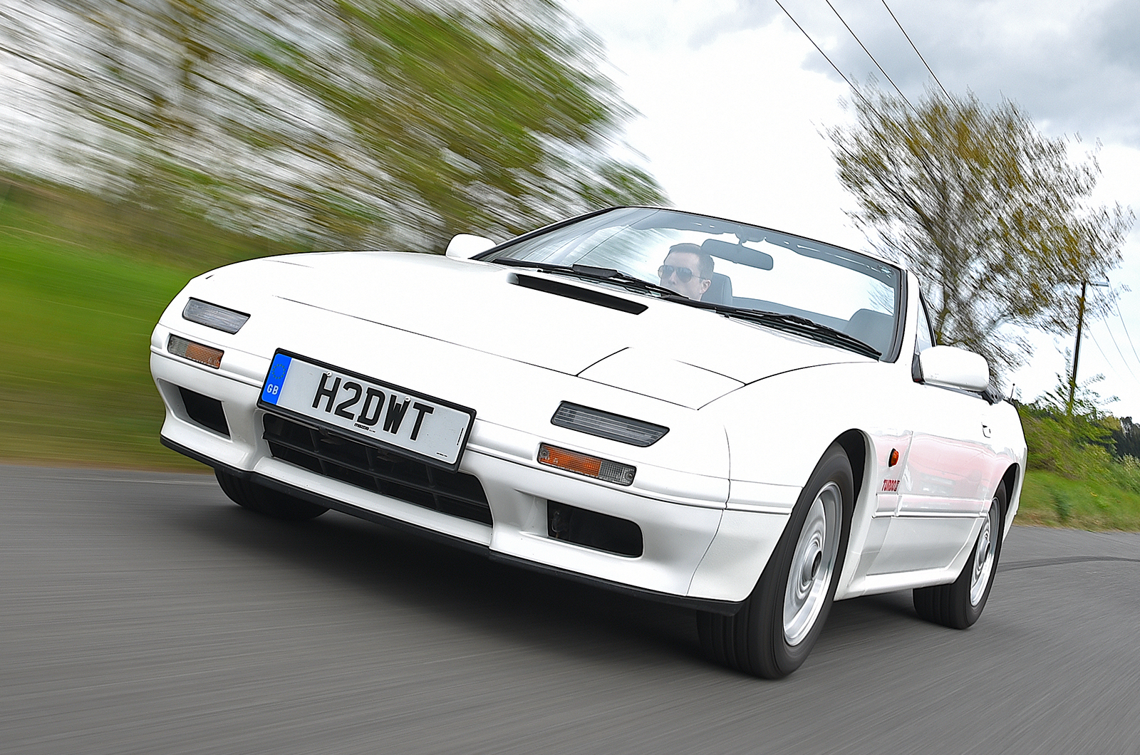 Classic & Sports Car – Mazda FC RX-7 Cabriolet vs Porsche 944 S2 Cabriolet: blue sky thinking