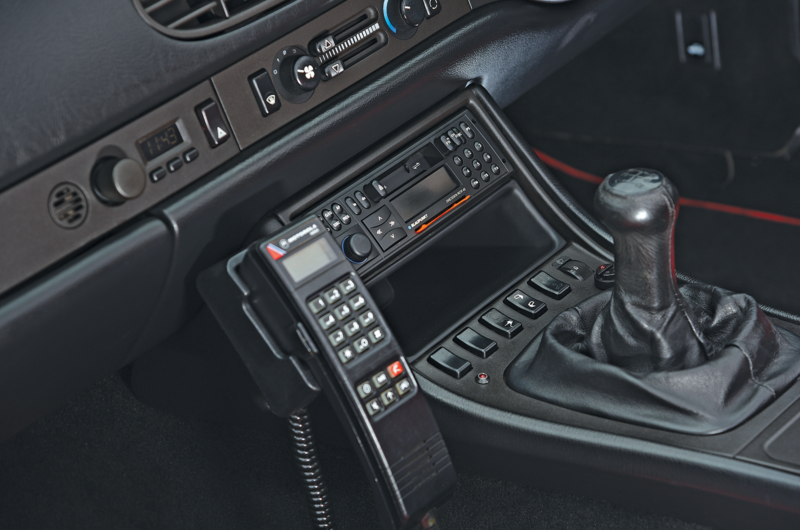 Classic & Sports Car – Mazda FC RX-7 Cabriolet vs Porsche 944 S2 Cabriolet: blue sky thinking