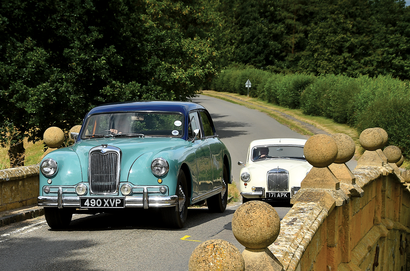 Classic & Sports Car – Riley Pathfinder vs Armstrong Siddeley 236: end of the line