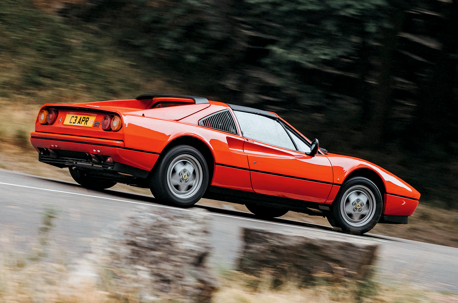 Classic & Sports Car – Junior supercar battle: Ferrari 328GTS vs Lotus Esprit Turbo vs Lamborghini Jalpa