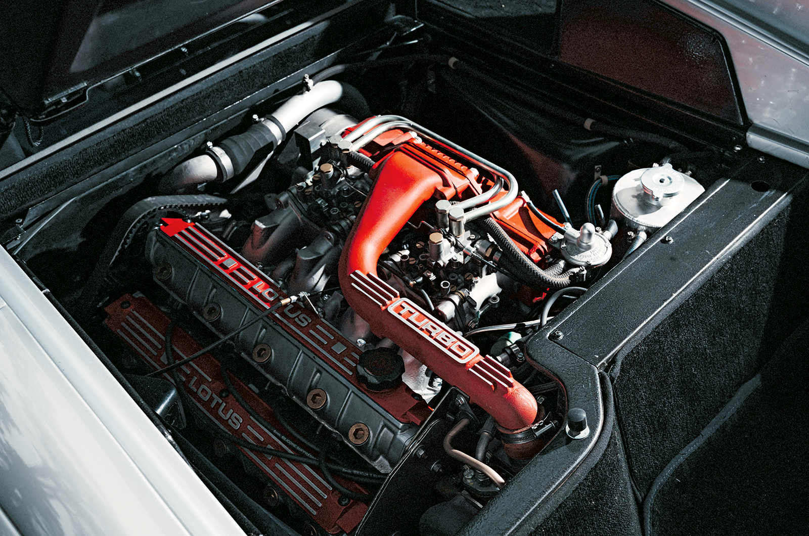 Classic & Sports Car – Junior supercar battle: Ferrari 328GTS vs Lotus Esprit Turbo vs Lamborghini Jalpa