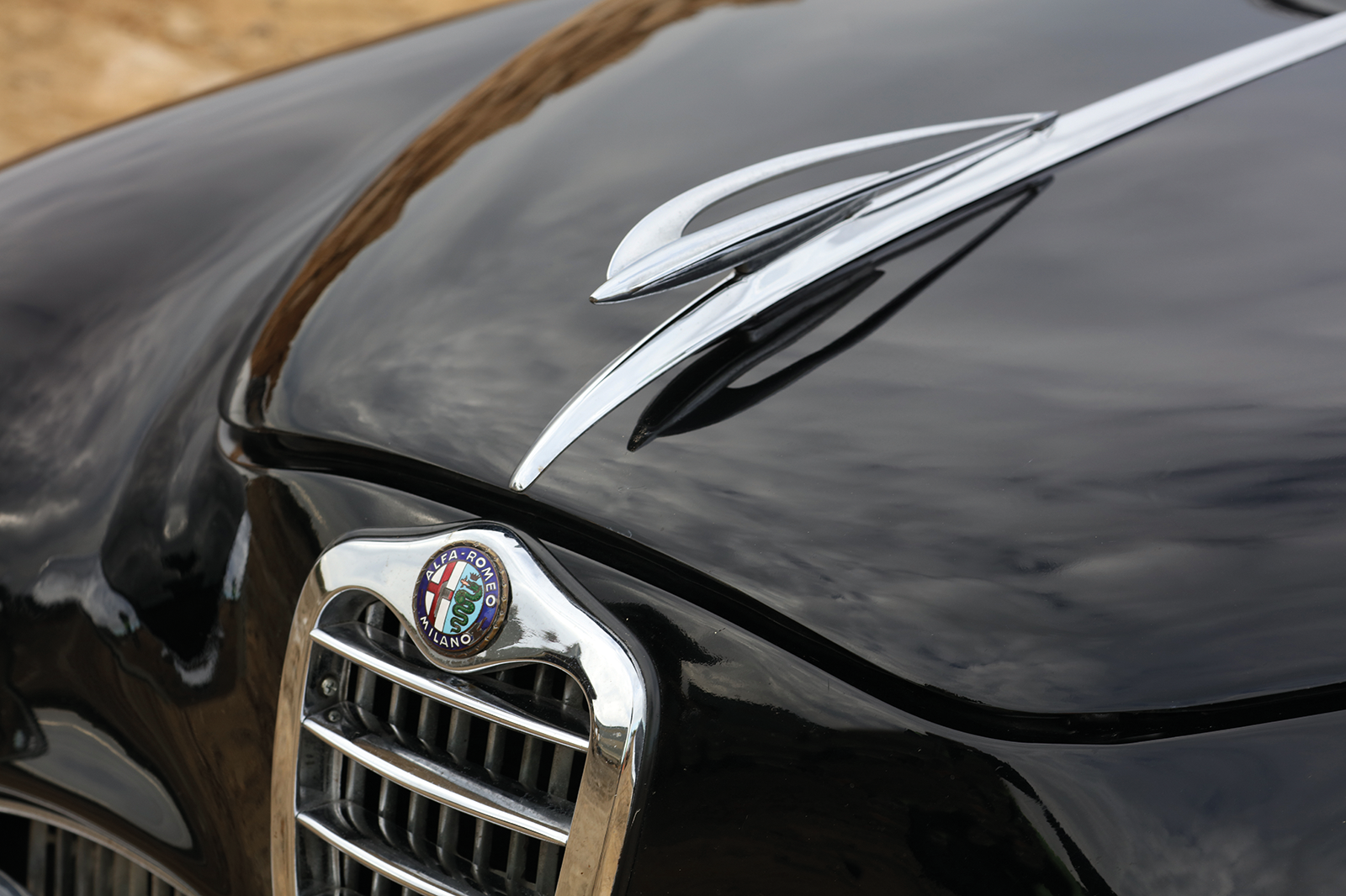 Classic & Sports Car – Alfa Romeo 1900 Super vs 2600 Berlina: Milan’s post-war saloons