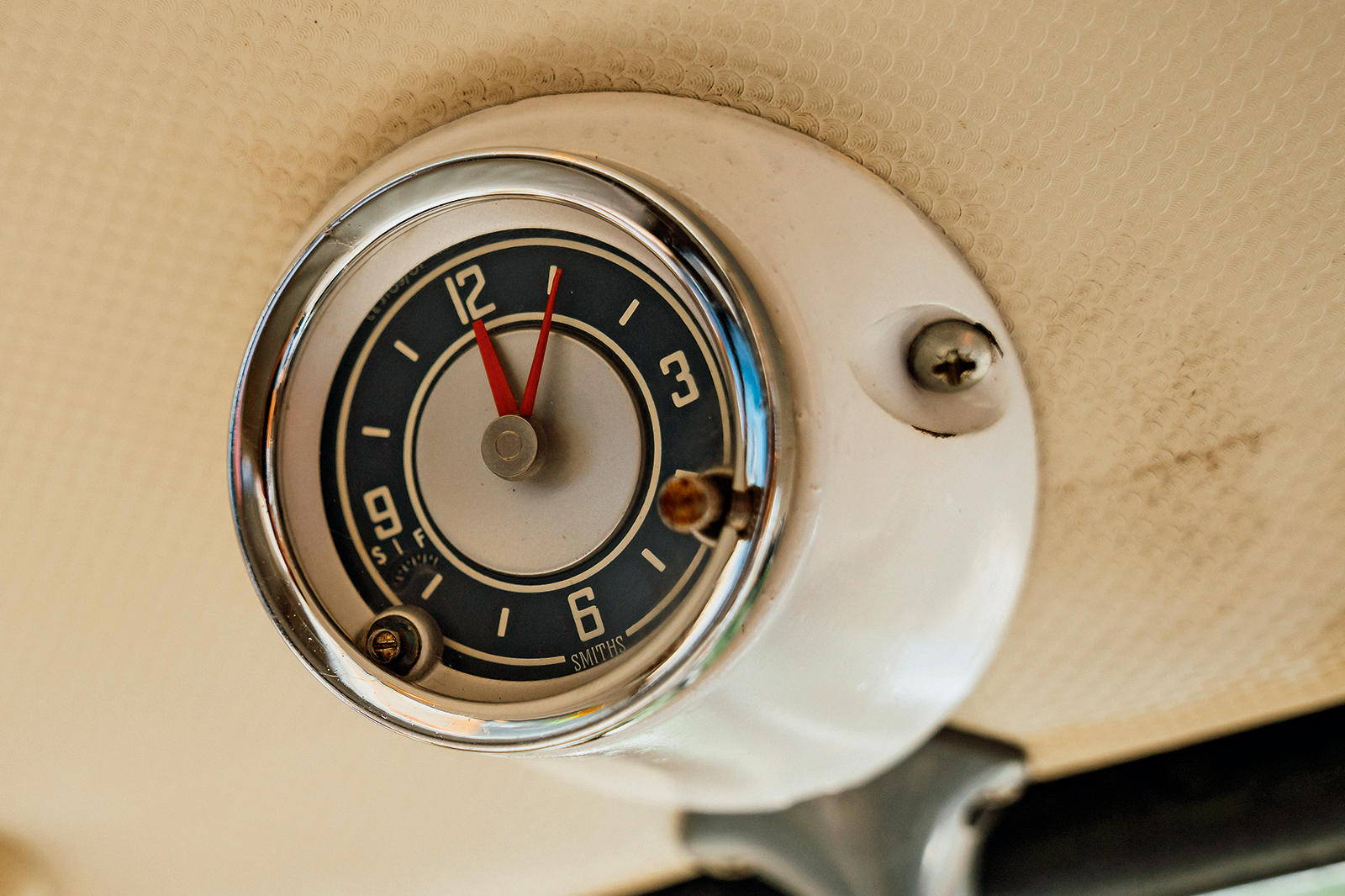 Classic & Sports Car – Austin A110 Westminster vs Ford Zodiac MkIII vs Vauxhall Cresta PB: symbols of success