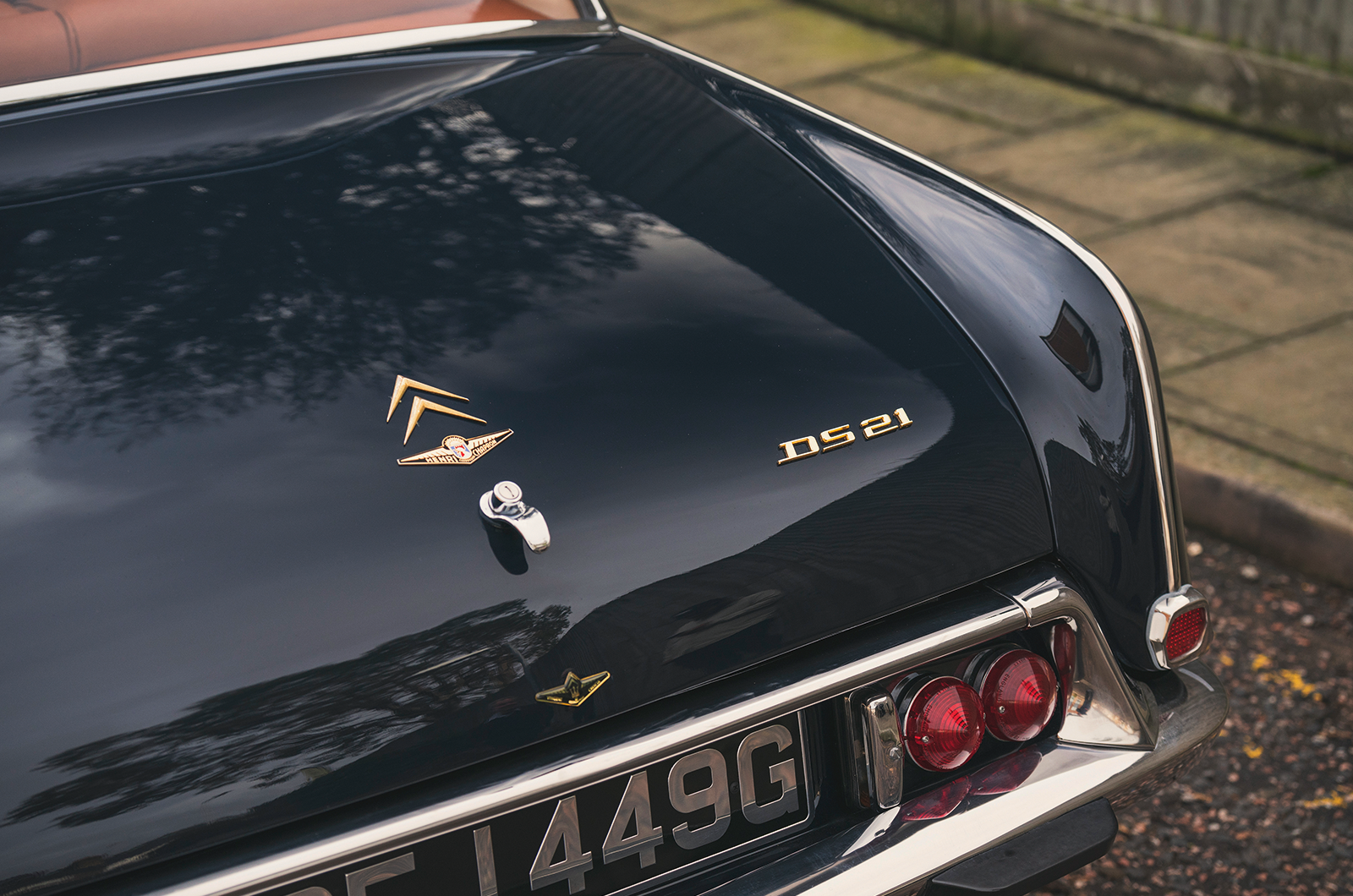 Classic & Sports Car – Citroën DS Majesty: the Midas touch