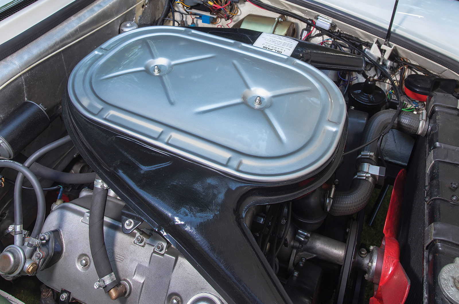 Classic & Sports Car – Glas 2600 V8 vs BMW-Glas 1600 GT: Frua’s German oddities